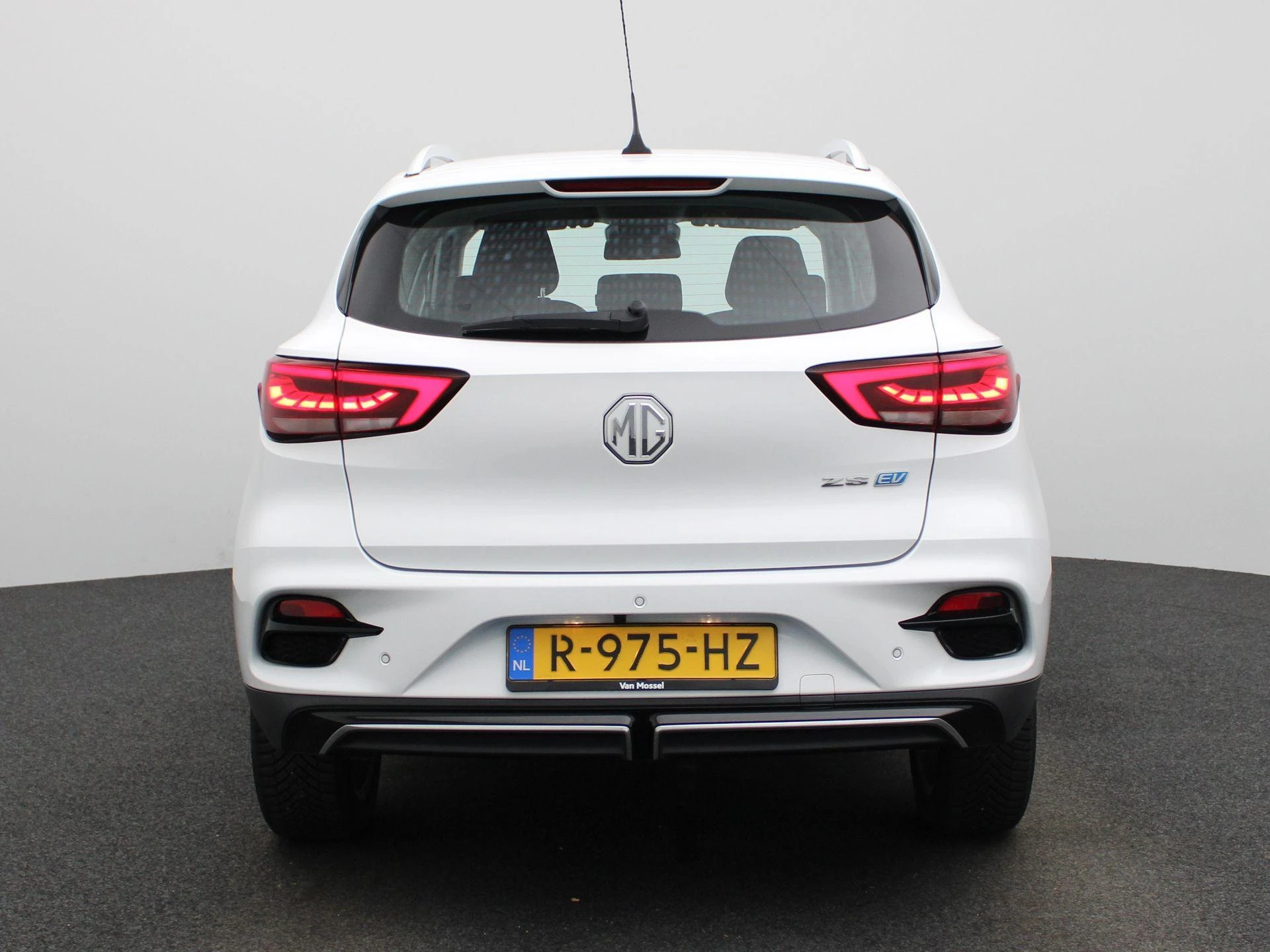 MG-ZS EV-image-4