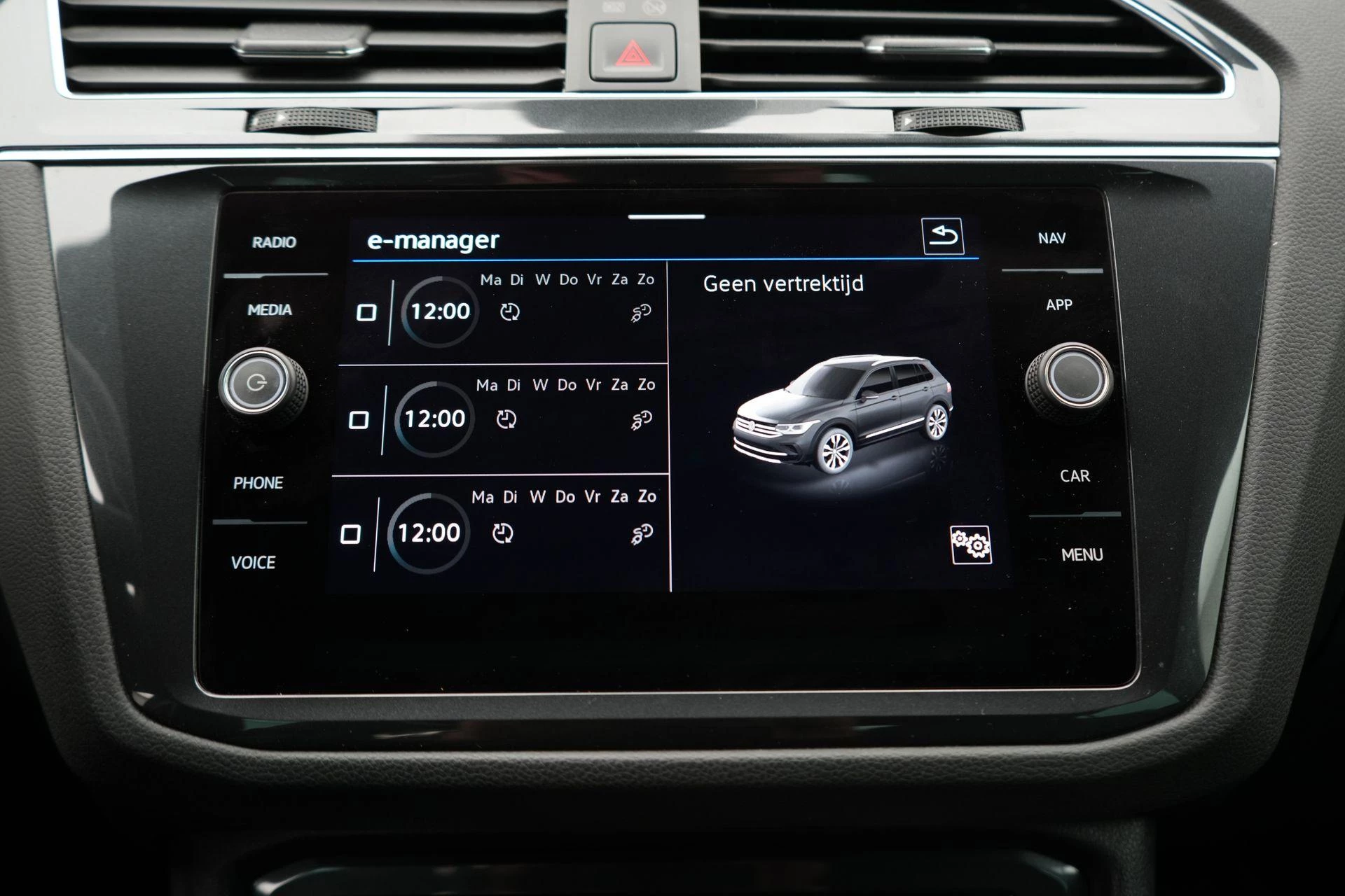 Volkswagen-Tiguan-image-19