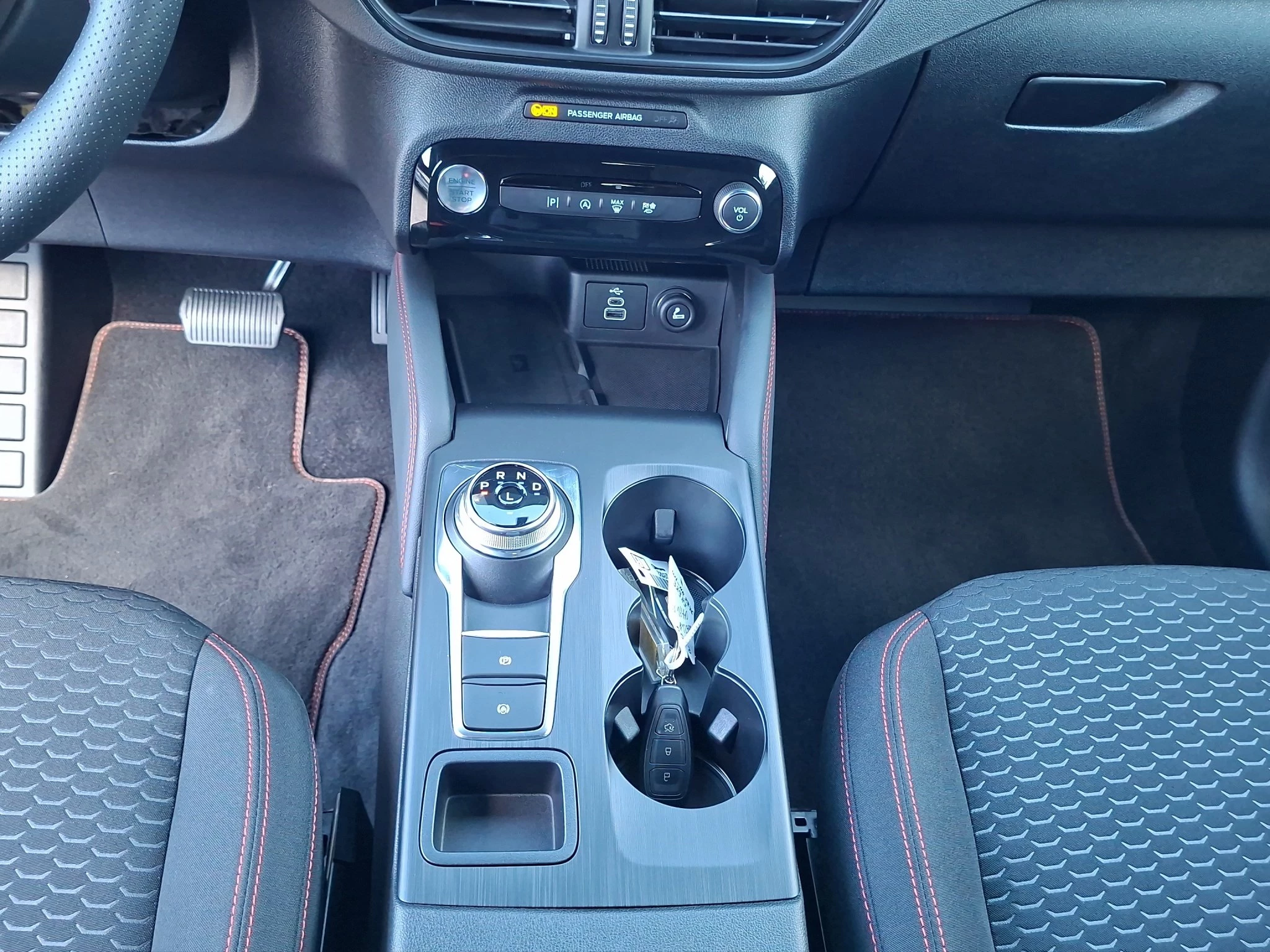 Ford Kuga ST-Line Aut.*PANO*KAM*LED-MATRIX*NAVI*GRA*WINTER-PKT.