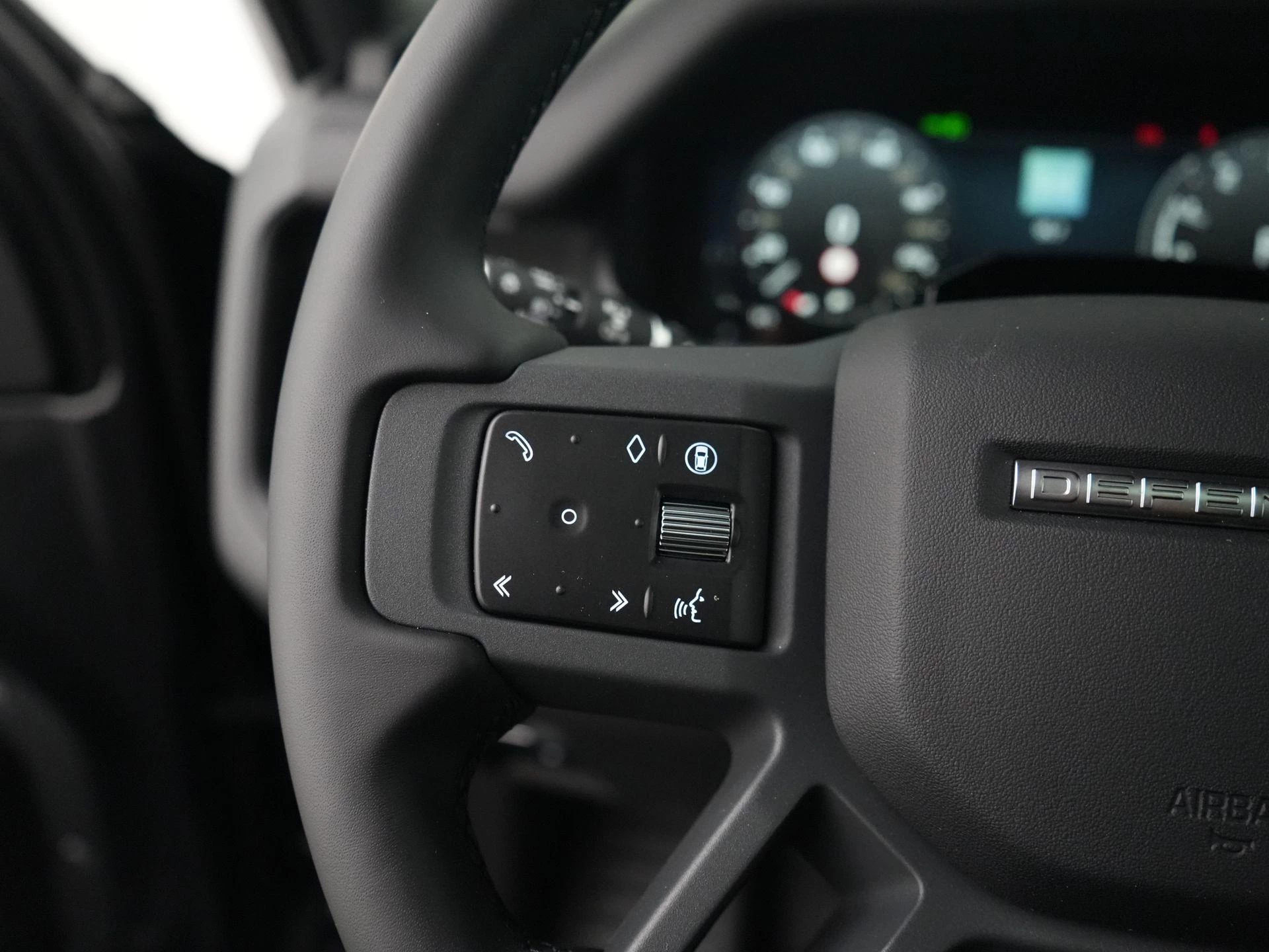 Land Rover-Defender-image-14