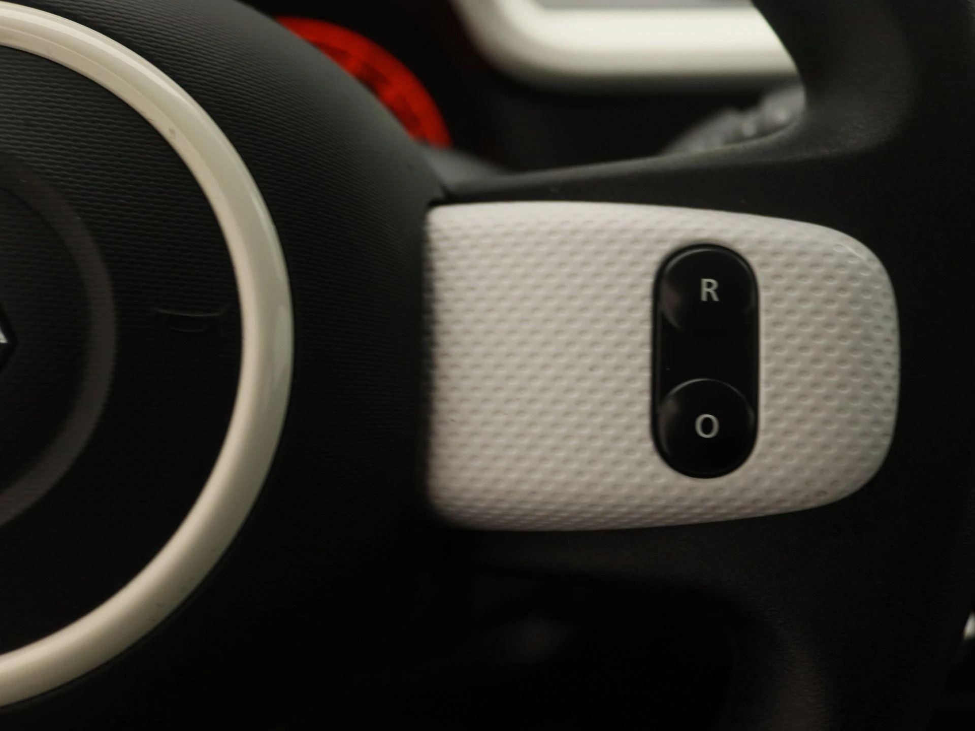 Renault-Twingo-image-16