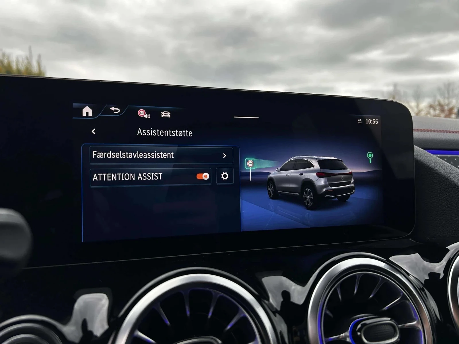 Mercedes-Benz-EQA-image-19