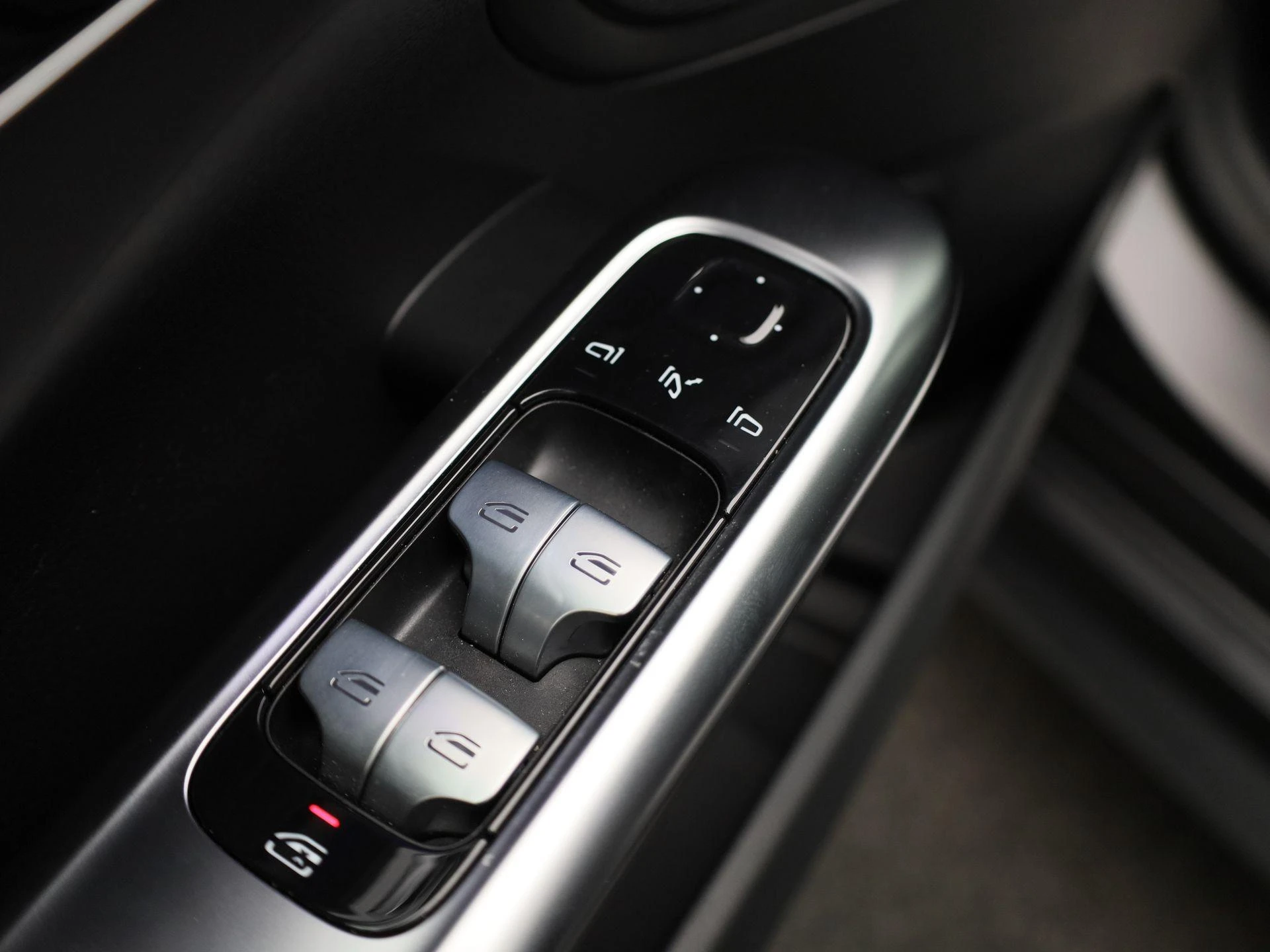 Mercedes-Benz-C-Klasse-image-33