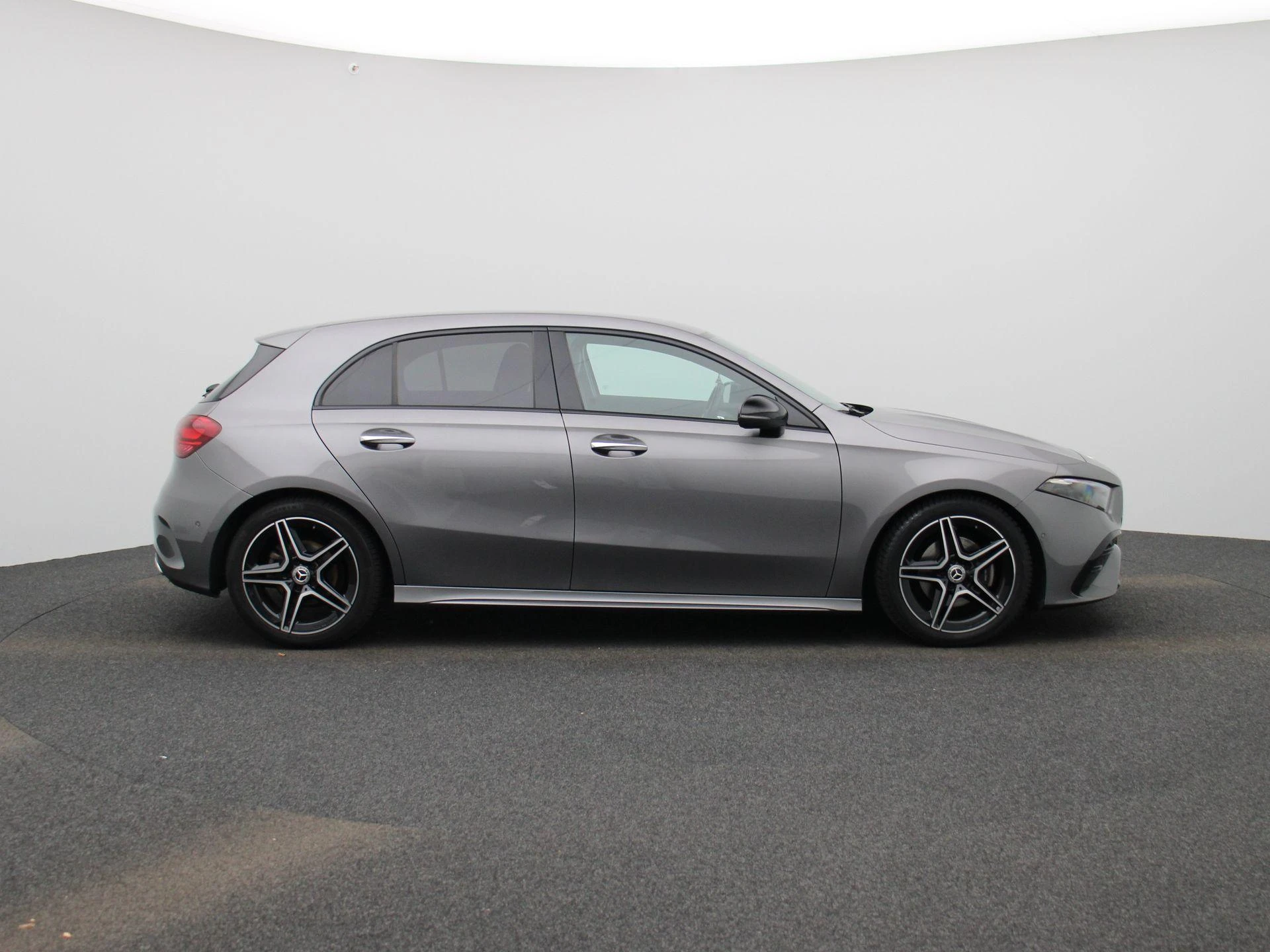 Mercedes-Benz-A-Klasse-image-5