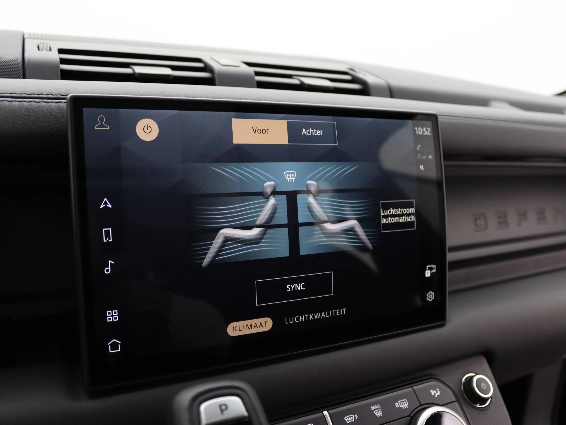 Land Rover-Defender-image-25