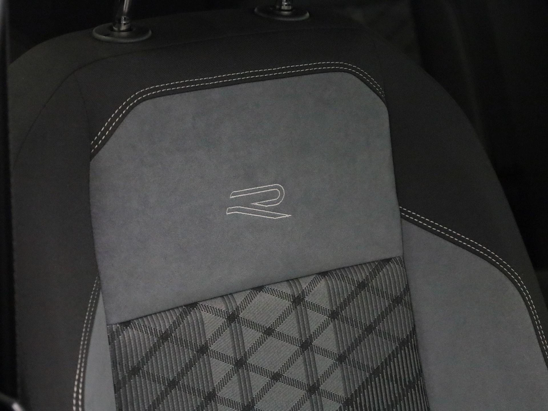 Volkswagen-Polo-image-39