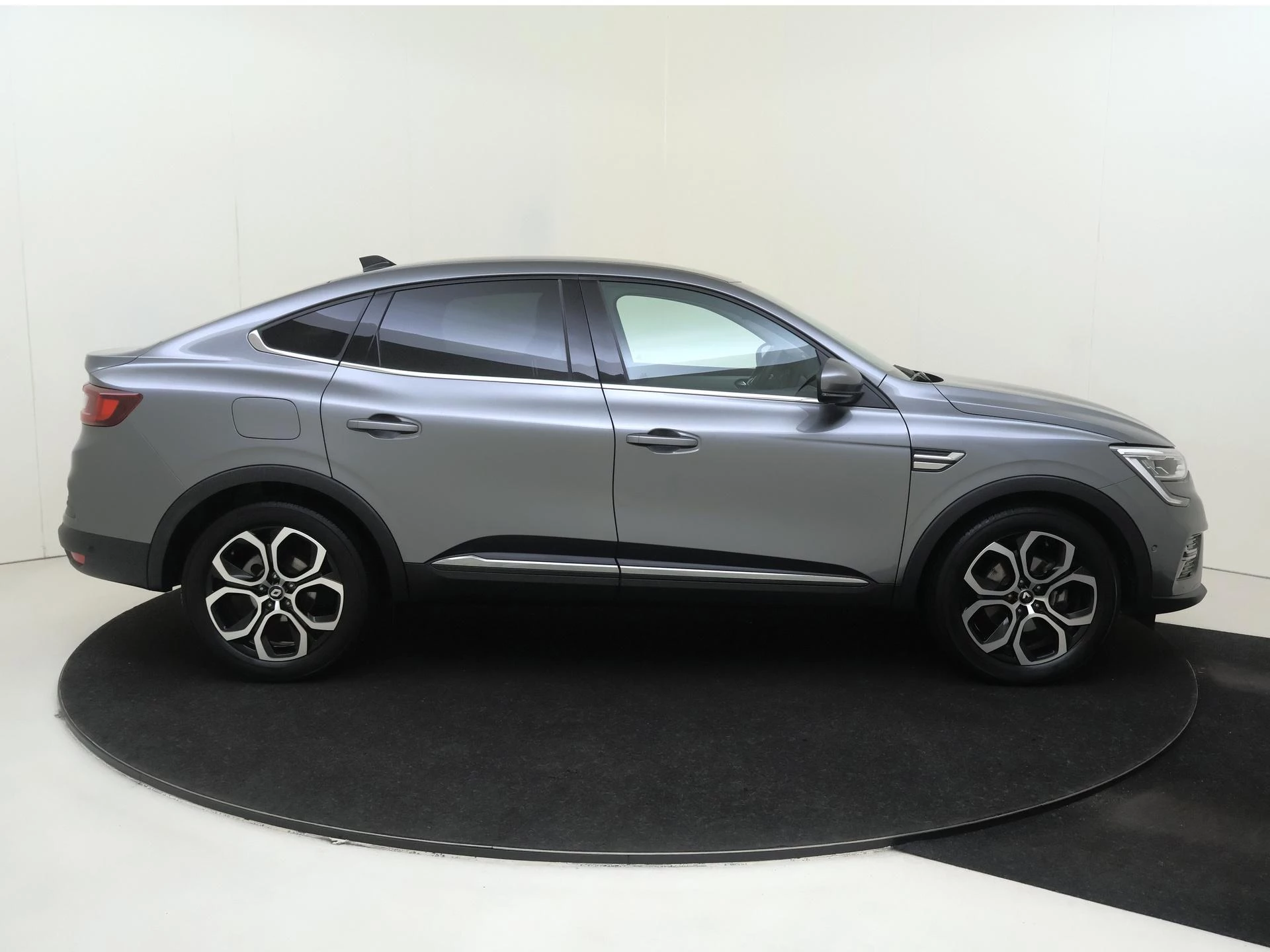 Renault Arkana 1.6 E-Tech Hybrid 145 Intens