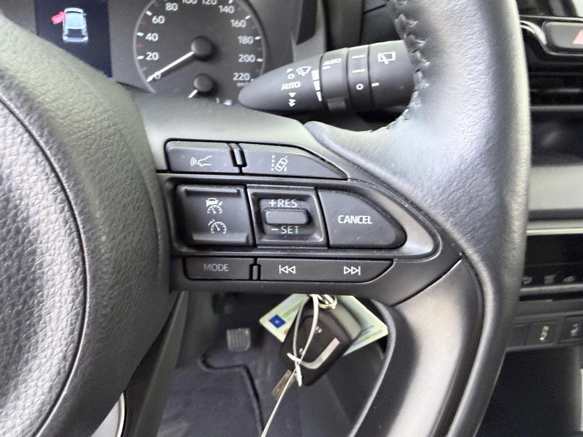 Mazda-2 Hybrid-image-12