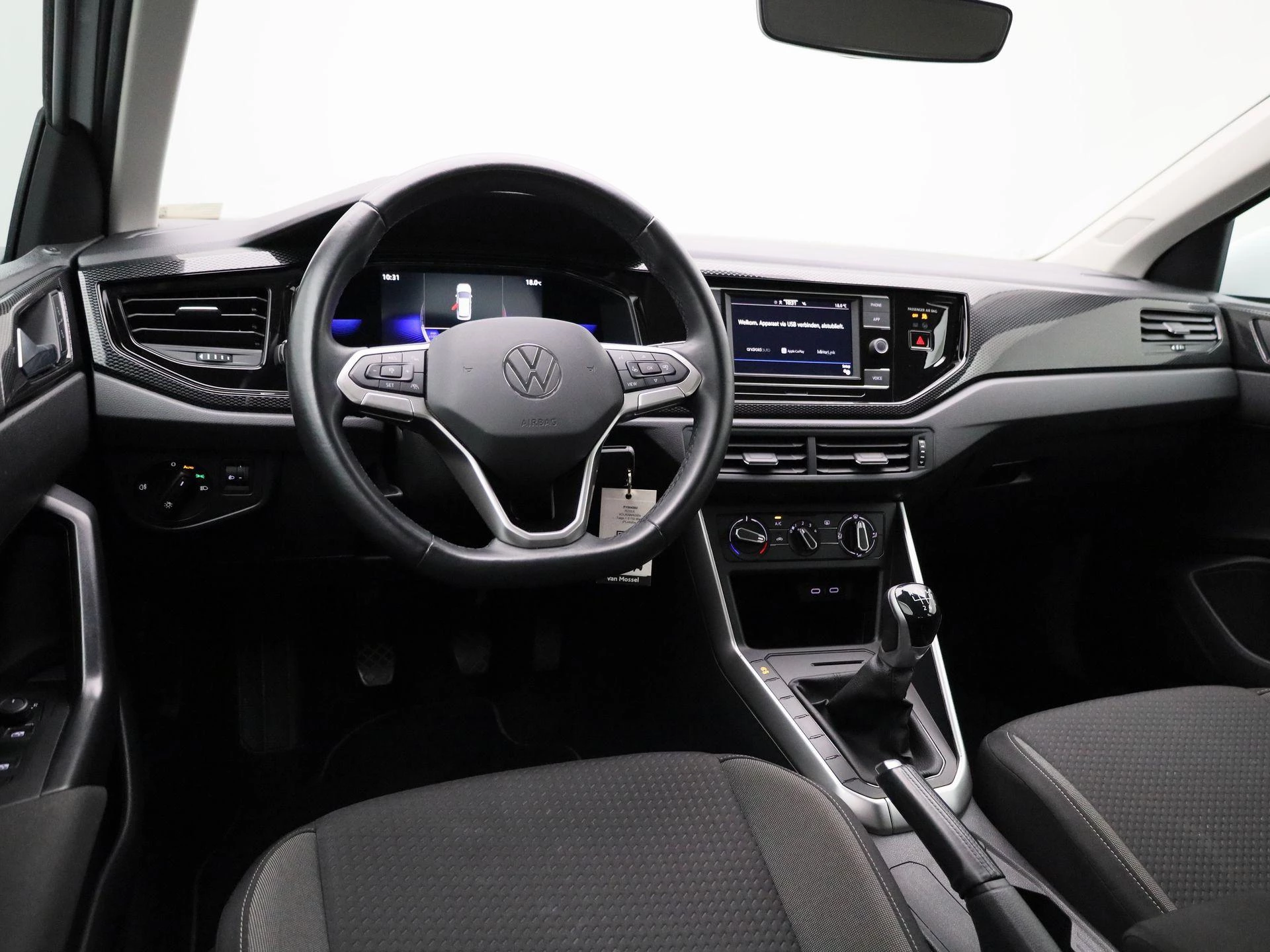 Volkswagen-Taigo-image-6