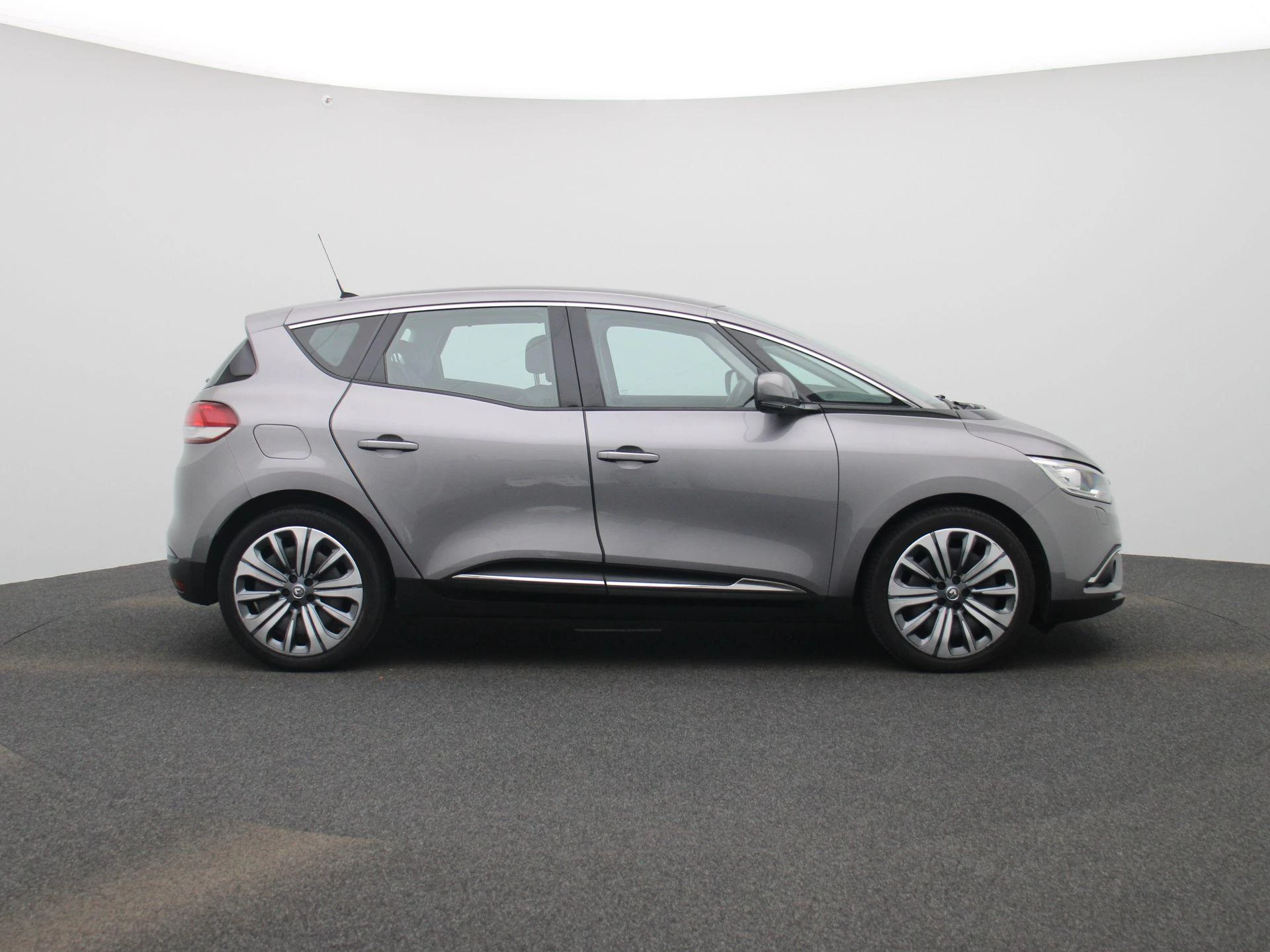 Renault-Scénic-image-5