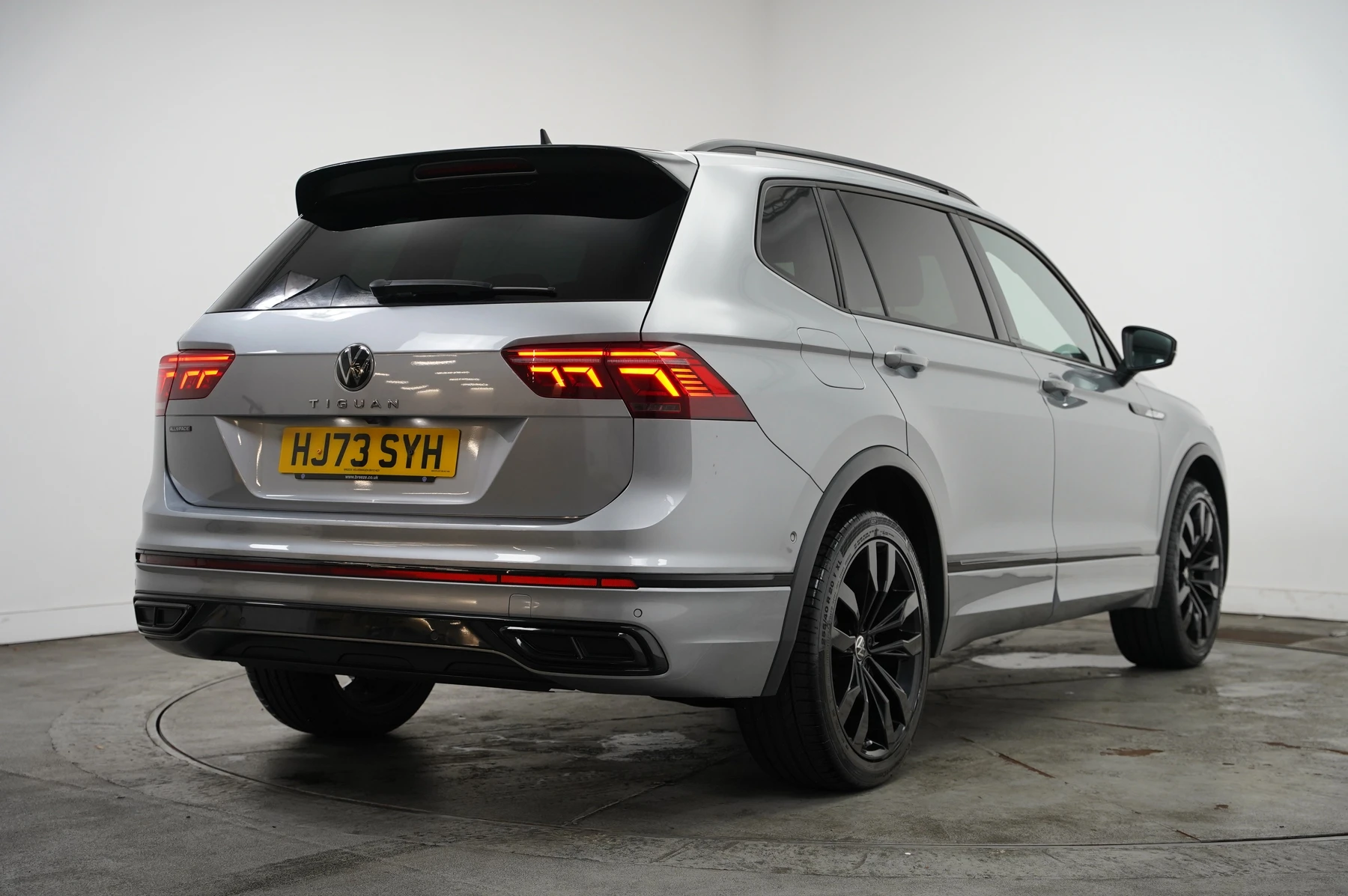 Volkswagen-Tiguan Allspace-image-13