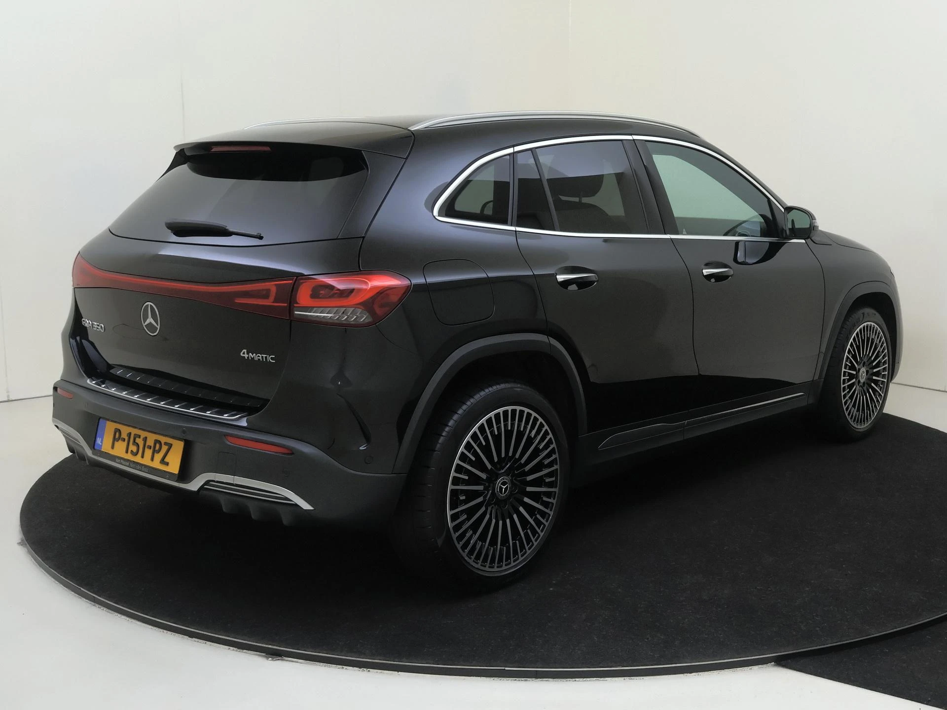 Mercedes-Benz EQA 350 4MATIC Edition 1 67 kWh