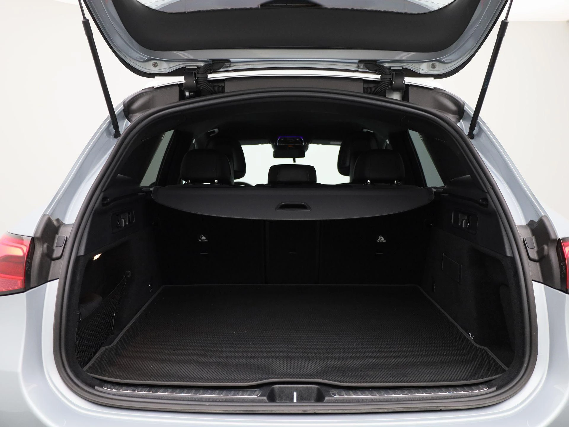 Mercedes-Benz-GLC-image-12