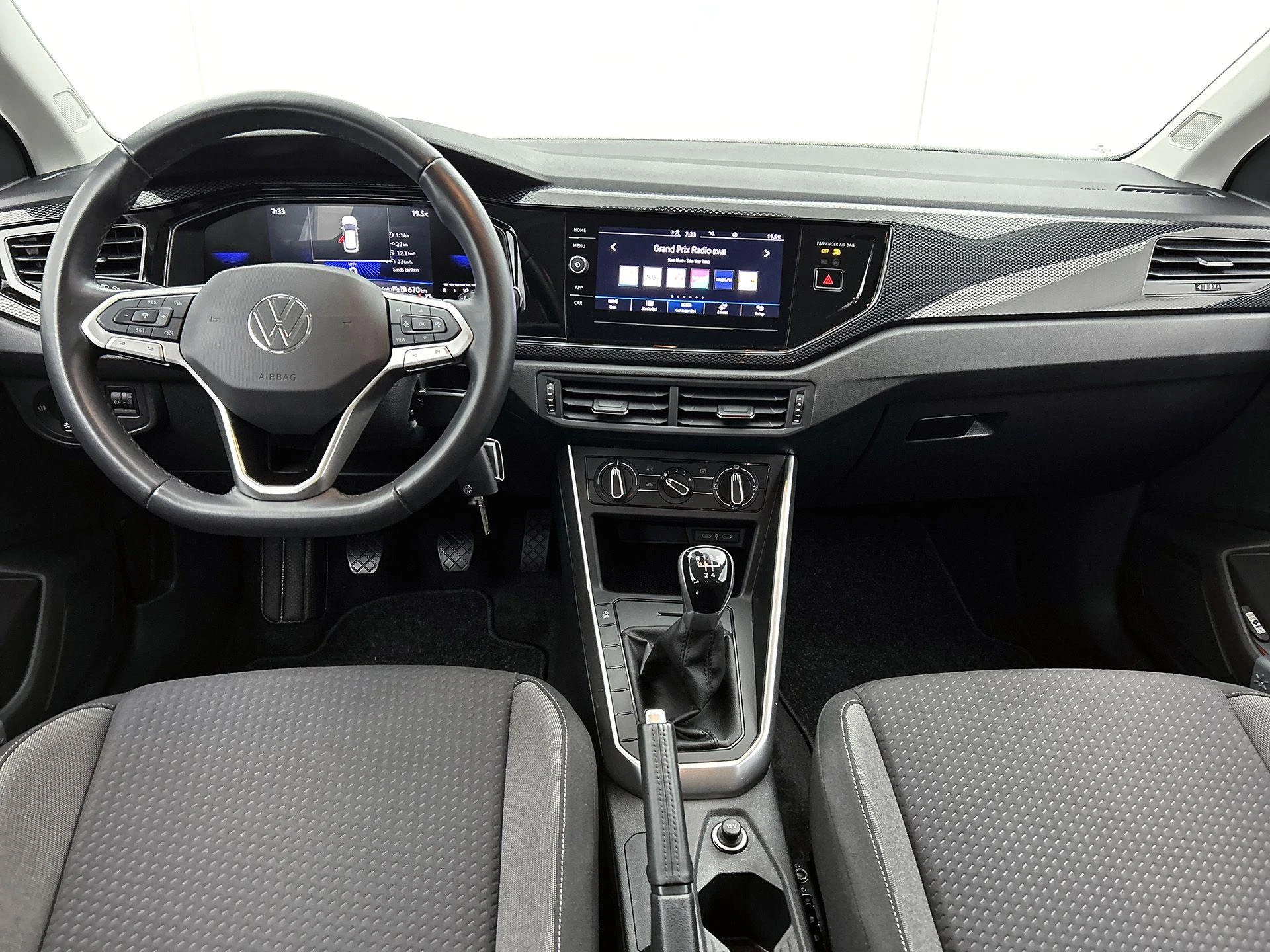 Volkswagen-Polo-image-20
