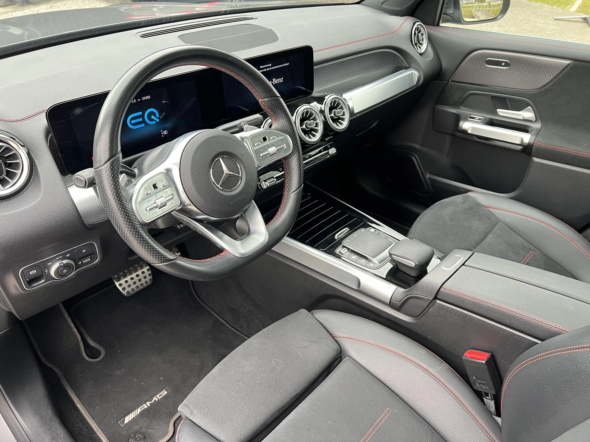Mercedes-Benz-EQB-image-6