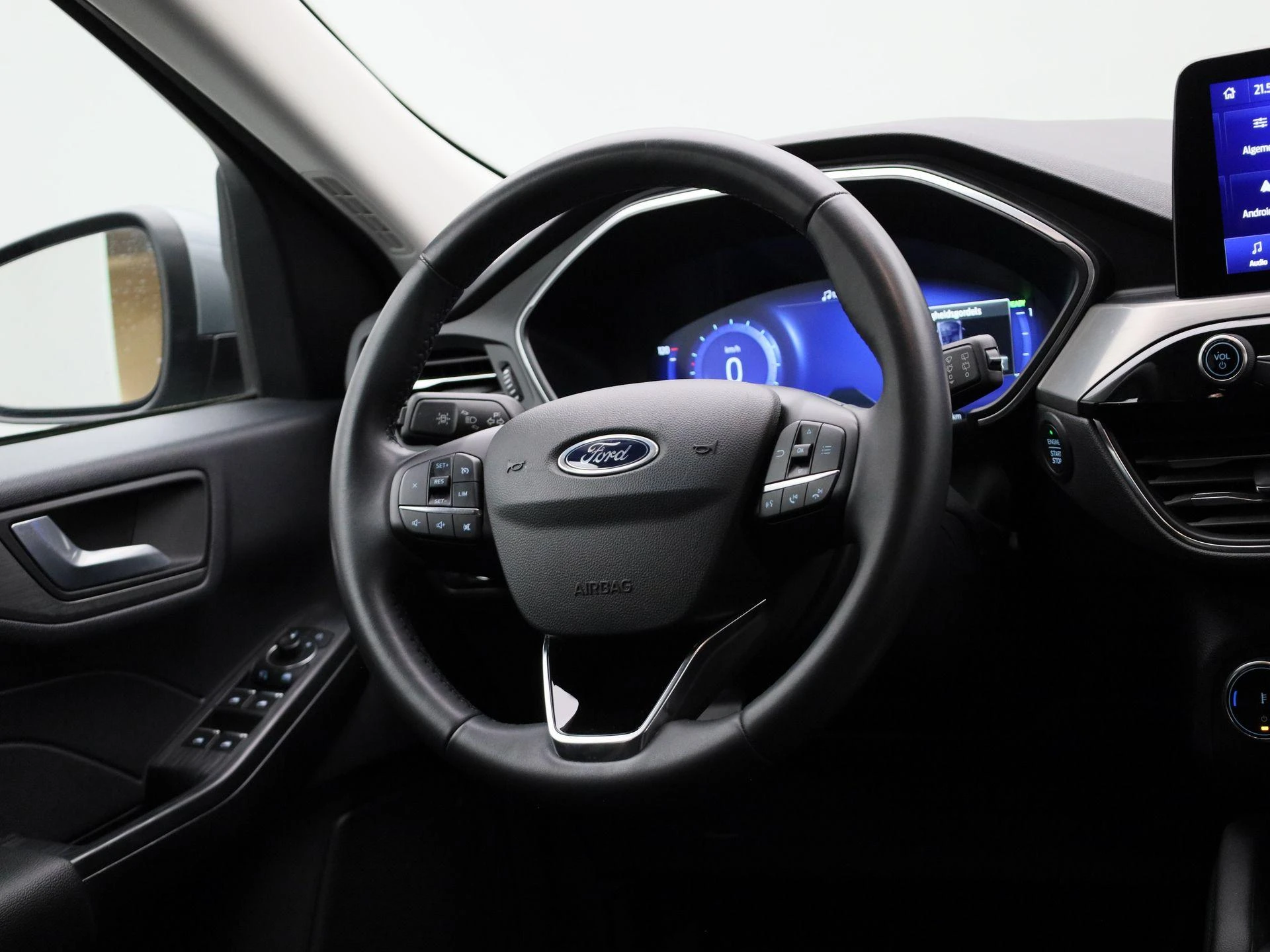Ford Kuga 2.5i FHEV Aut. 140kW Titanium