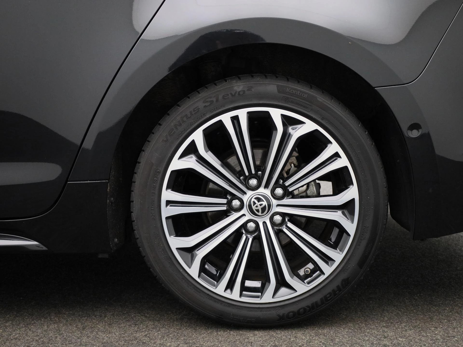 Toyota-Corolla Touring Sports-image-12