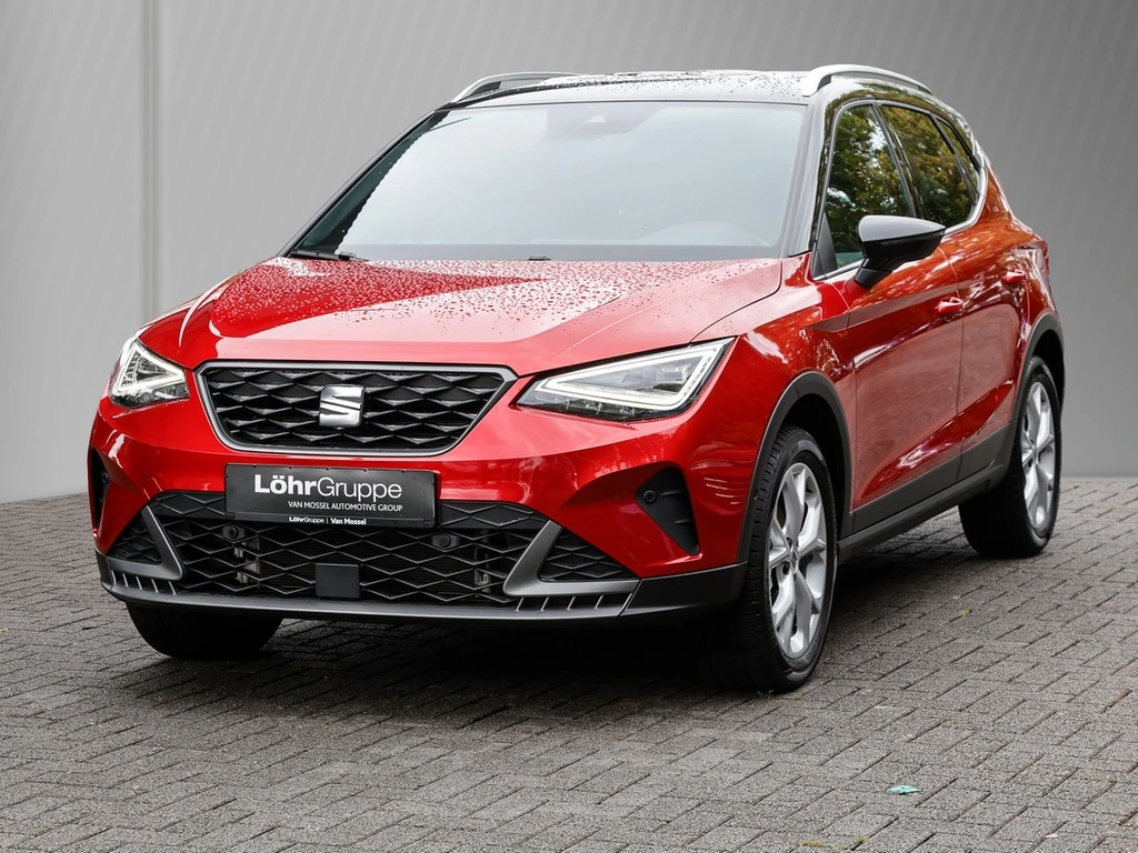 SEAT-Arona-image-1