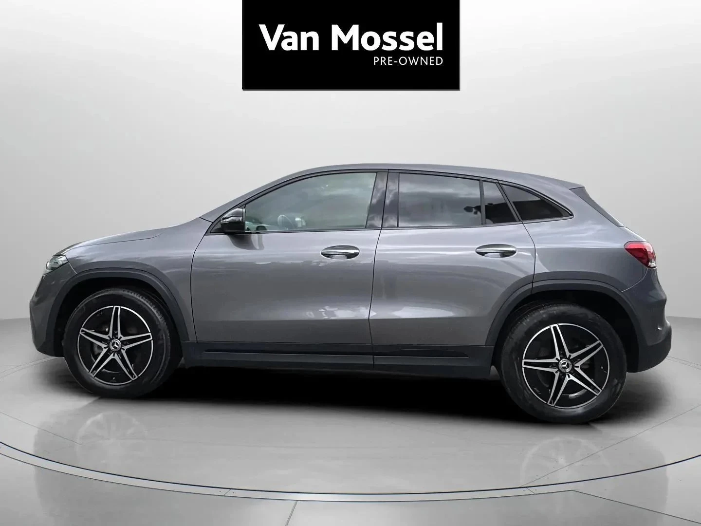 Mercedes-Benz-EQA-image-7