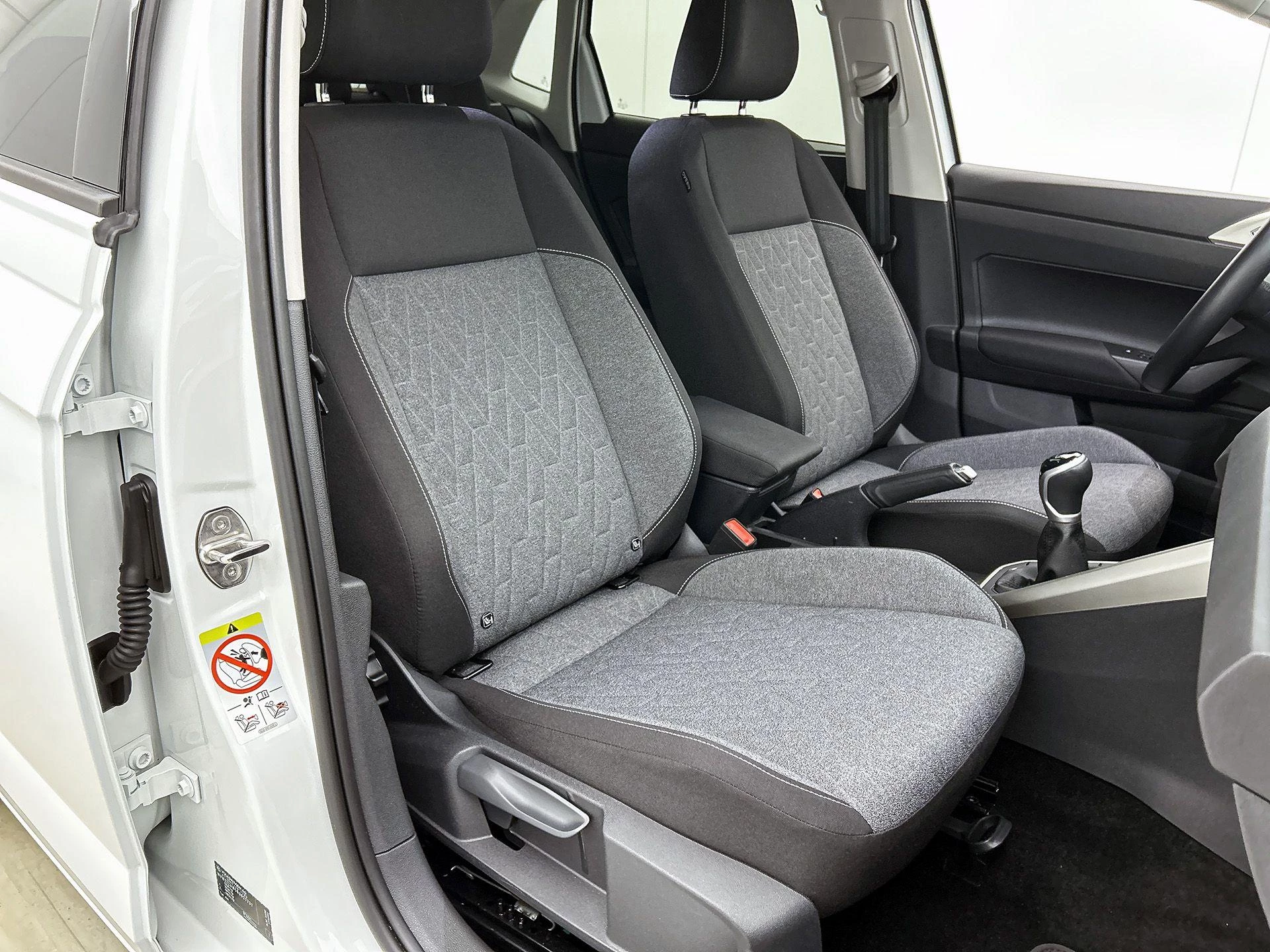 Volkswagen-Polo-image-36