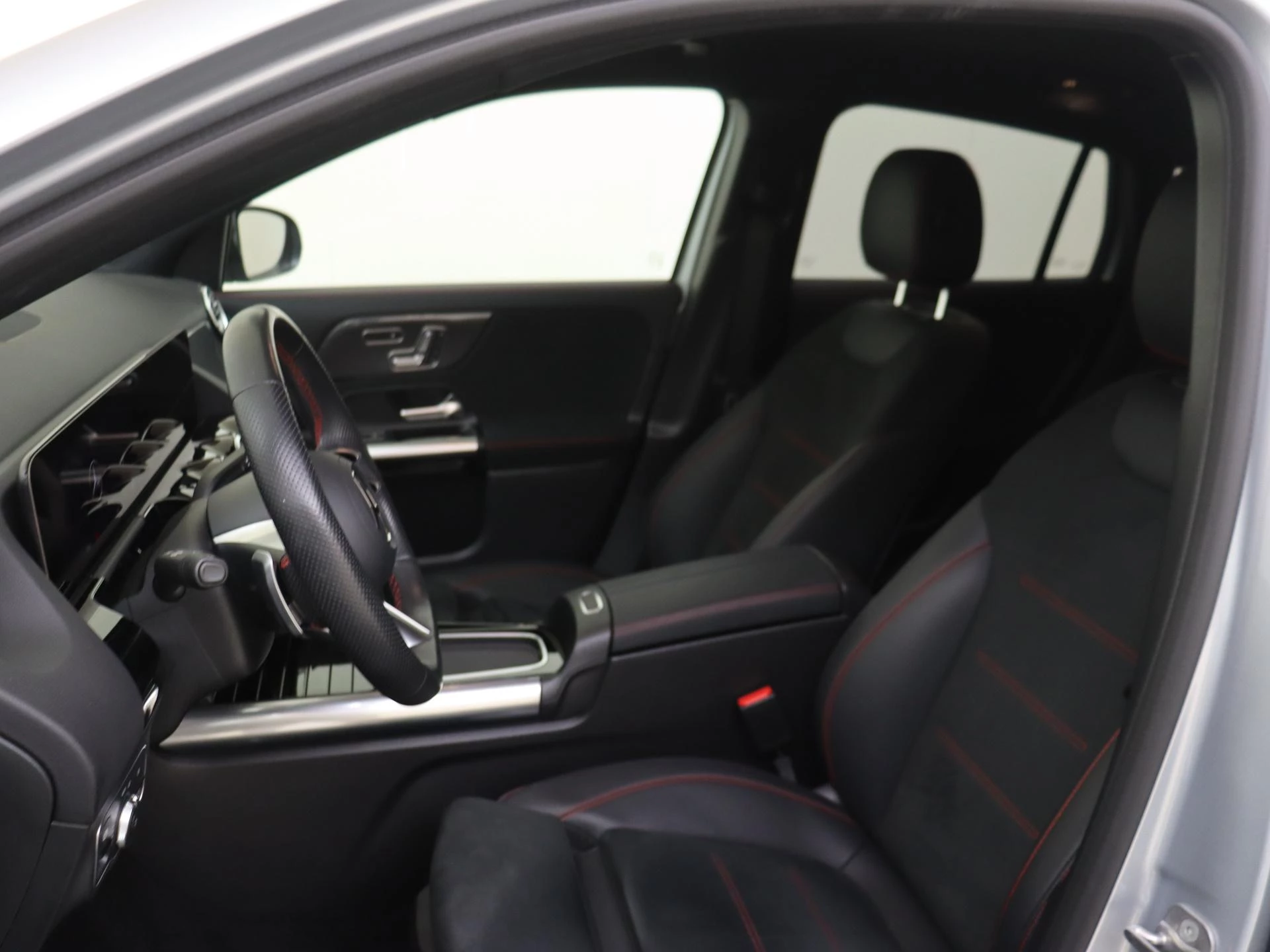 Mercedes-Benz-GLA-image-10
