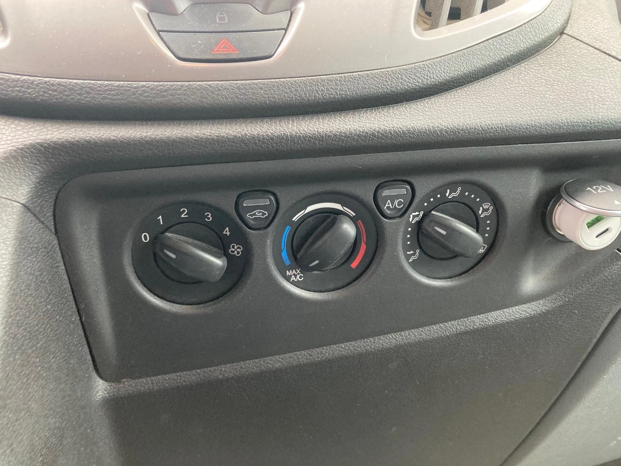 Ford-Transit-image-10