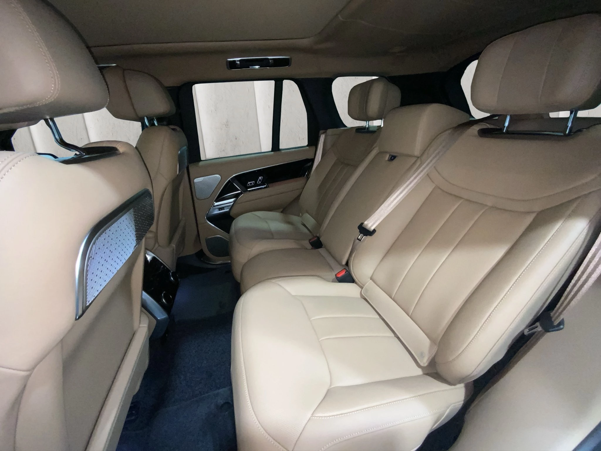 Land Rover-Range Rover-image-10