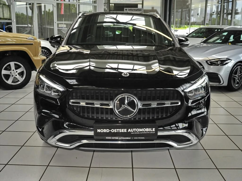 Mercedes-Benz-GLA 200 d-image-2