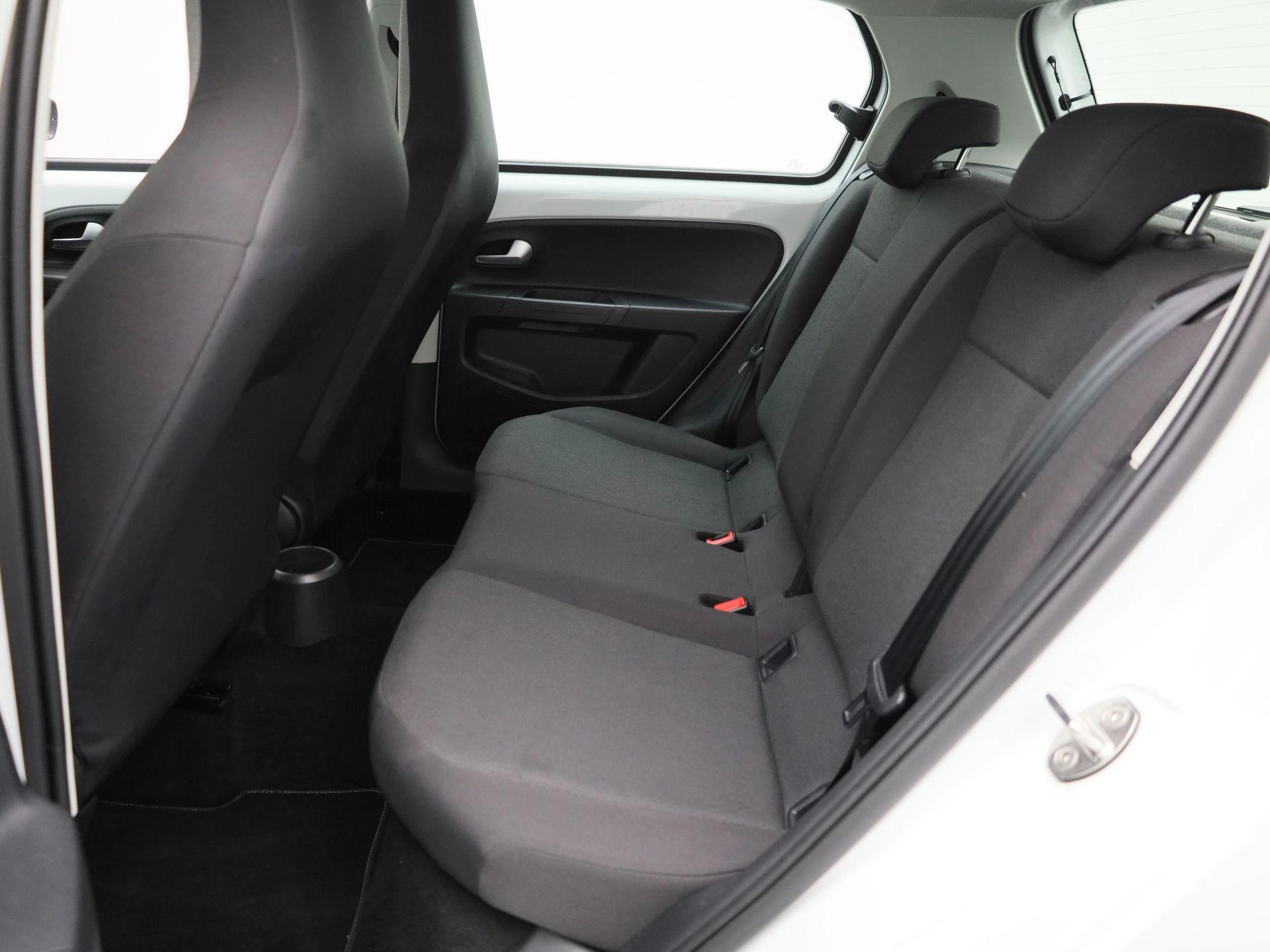 Volkswagen-up!-image-10
