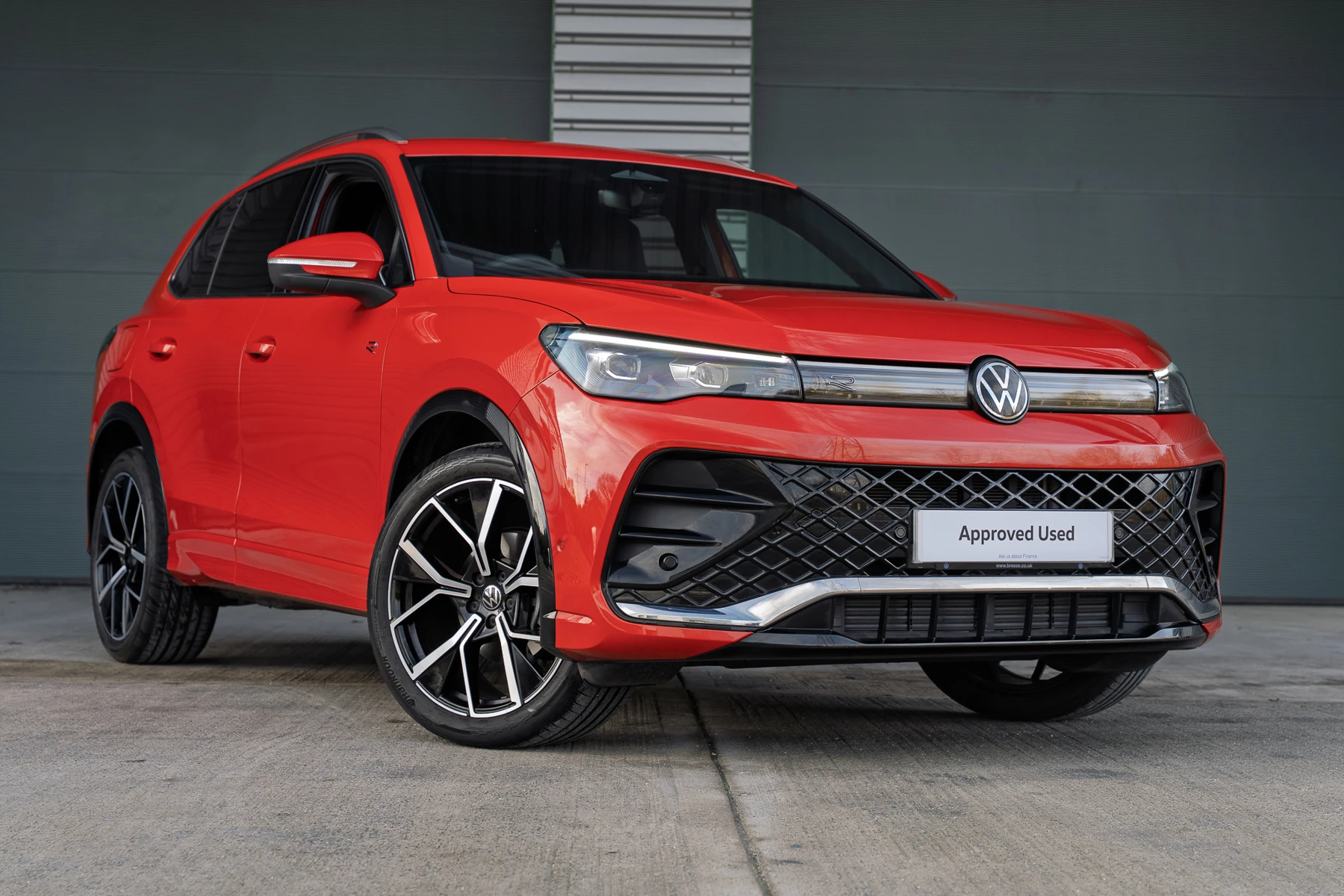 Volkswagen-Tiguan-image-0