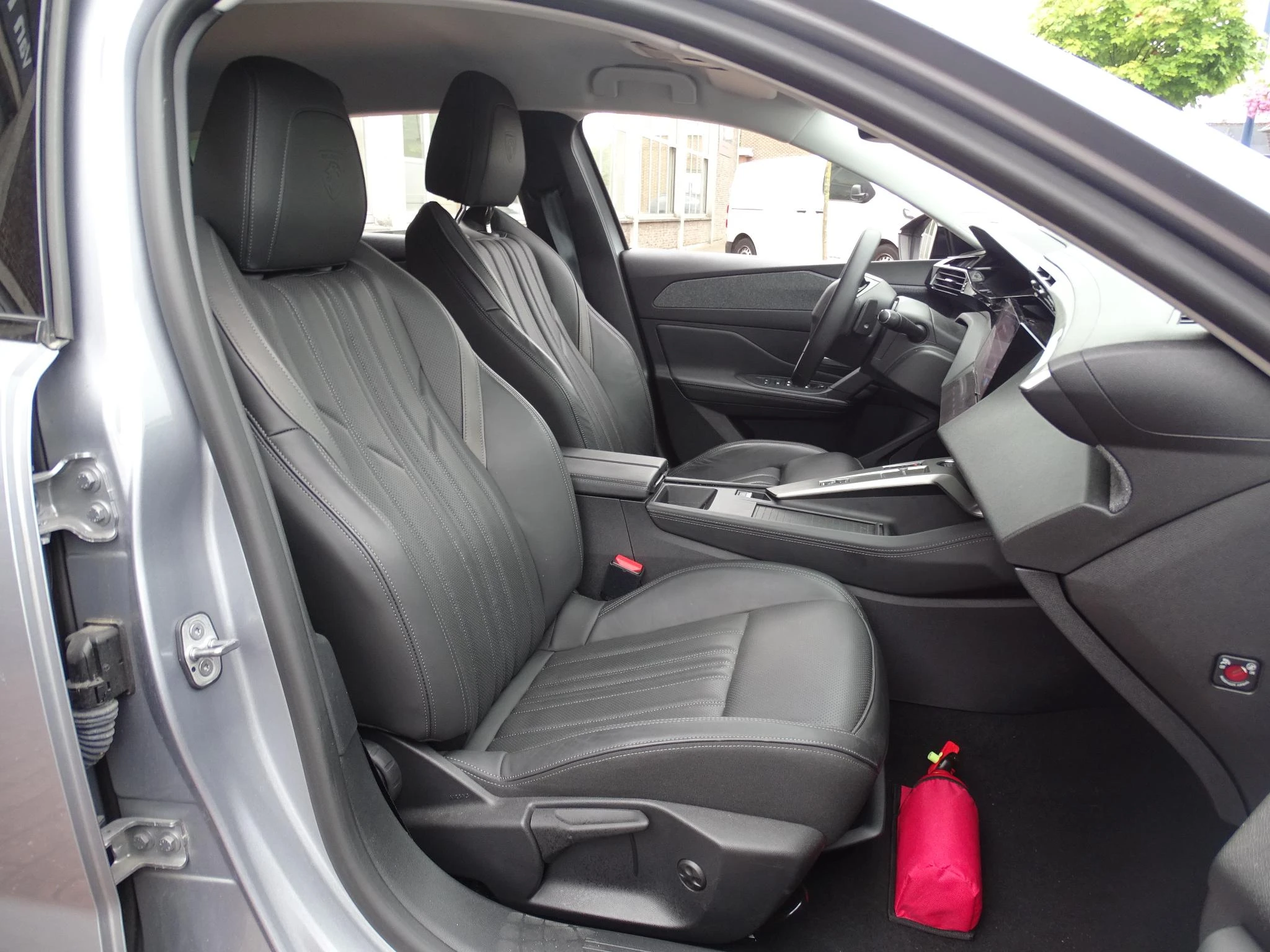 Peugeot-408-image-13