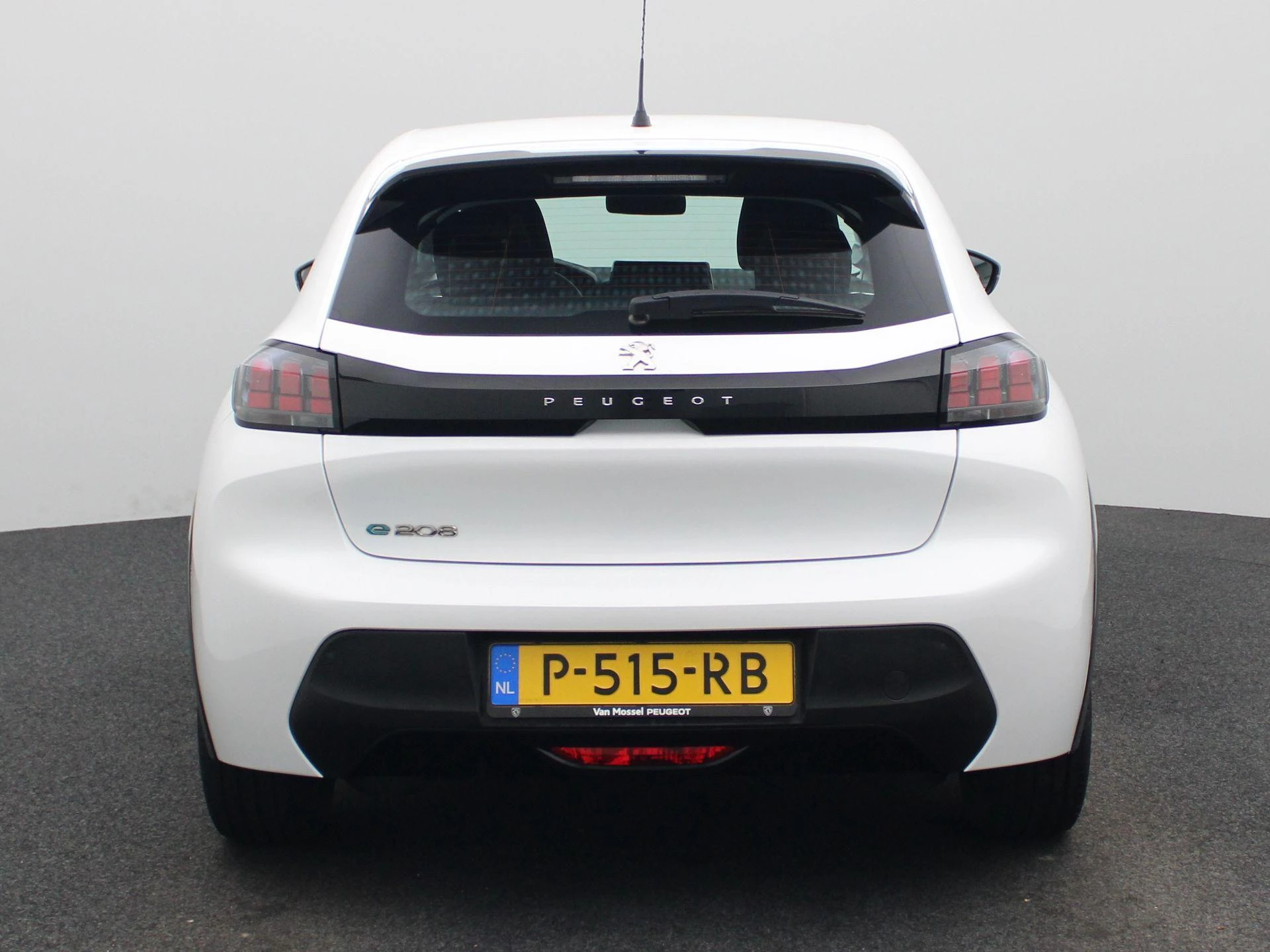 Peugeot-e-208-image-4