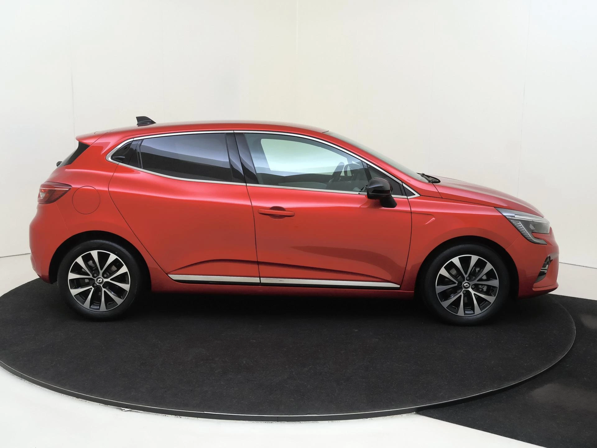 Renault-Clio-image-6