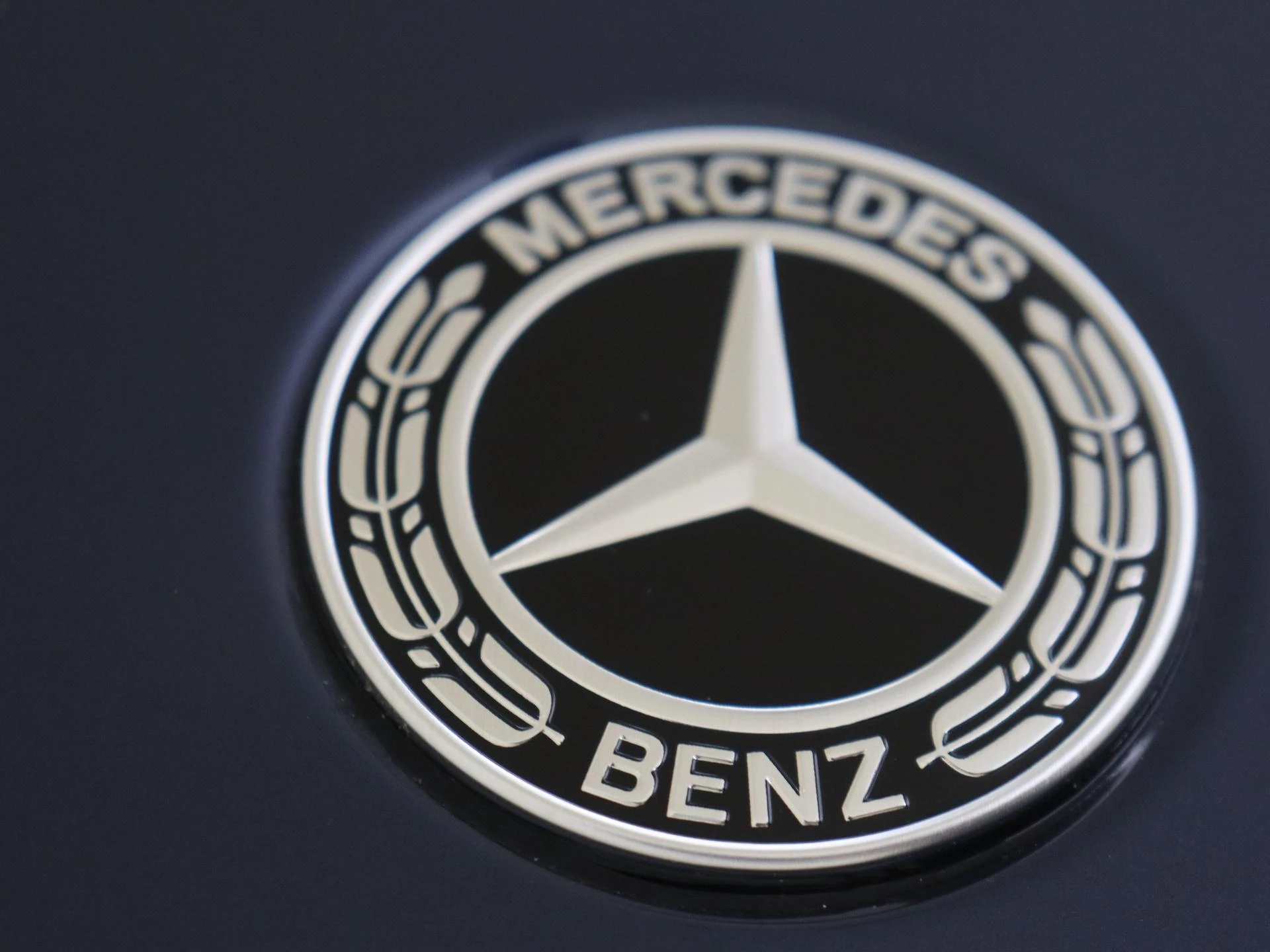 Mercedes-Benz-GLC-image-25