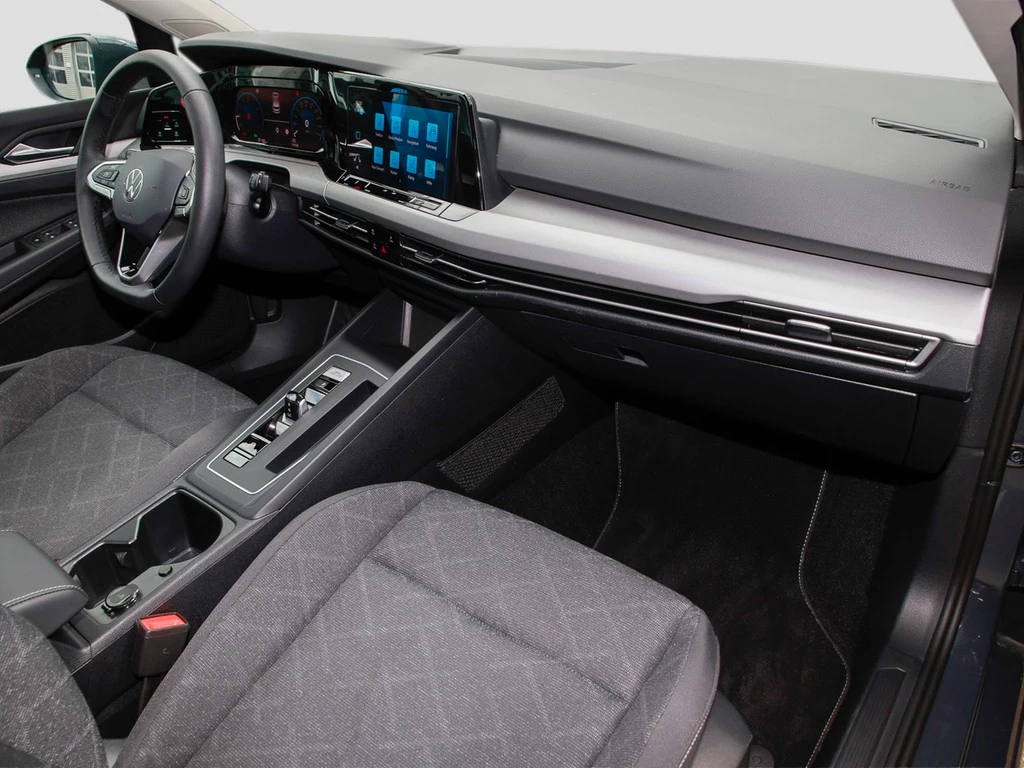 Volkswagen Golf VIII 1.5 eTSI DSG Life Navi/SHZ/LED