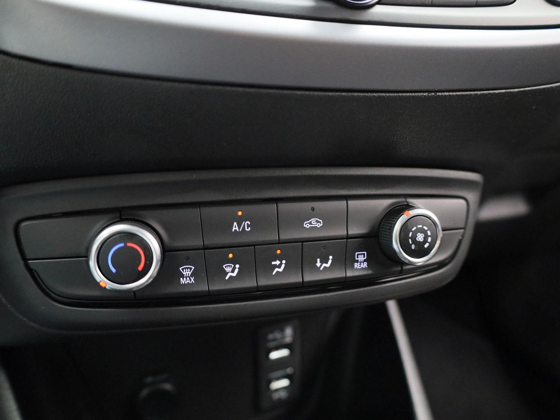 Opel-Crossland X-image-24