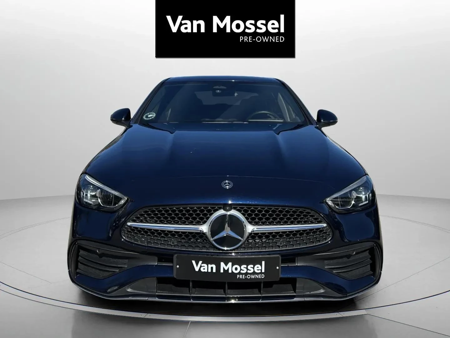Mercedes-Benz-C-Klasse-image-1