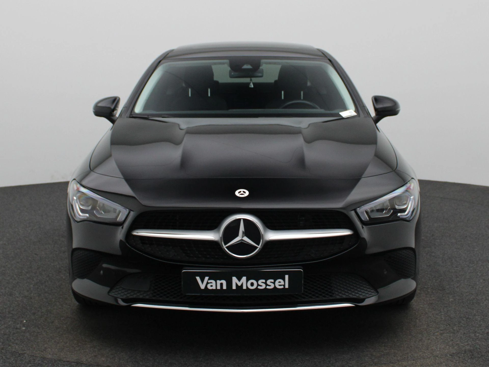 Mercedes-Benz-CLA-image-2