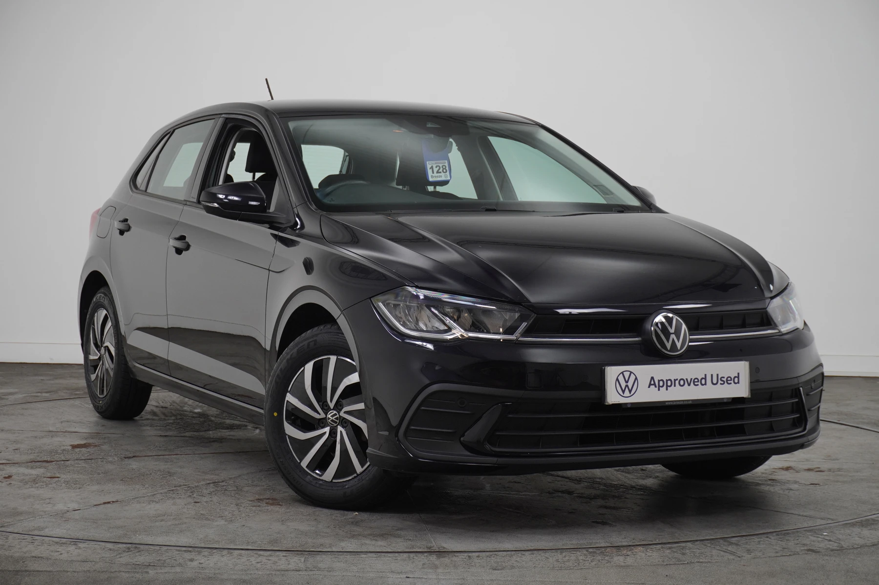Volkswagen-Polo-image-0