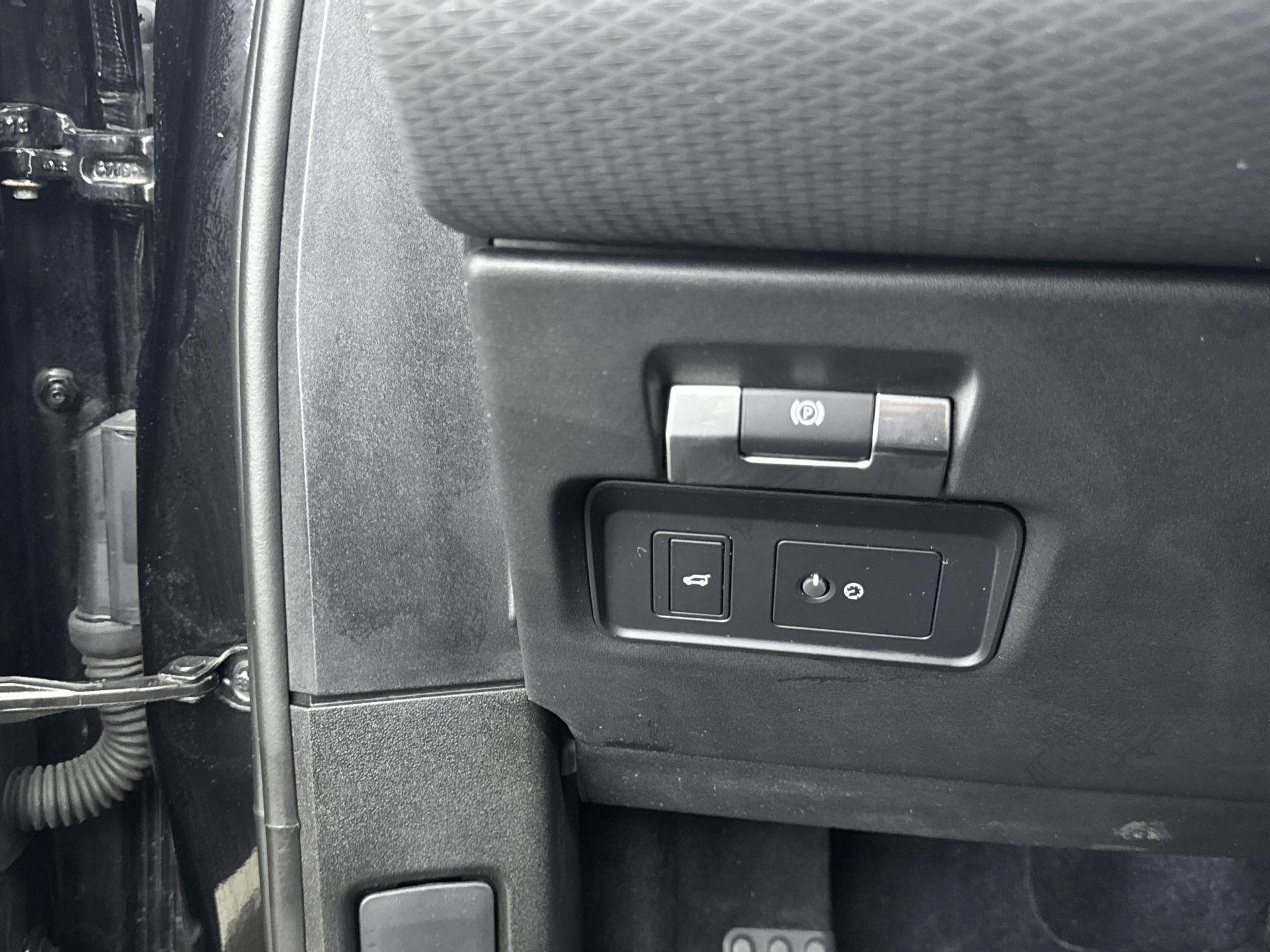 Land Rover-Range Rover Evoque-image-22
