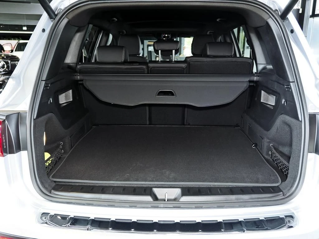 Mercedes-Benz-GLB 200-image-18