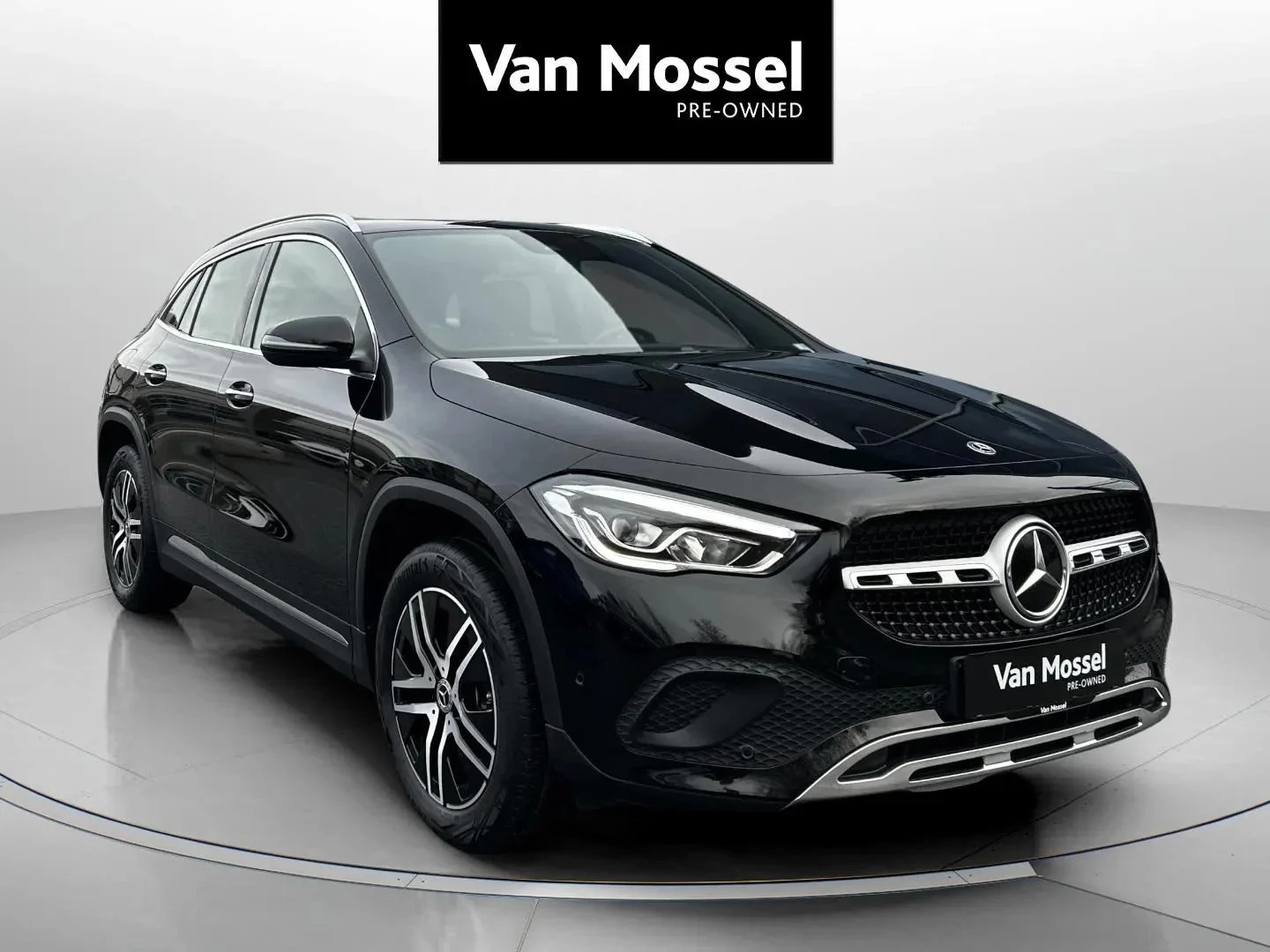 Mercedes-Benz-GLA-image-2