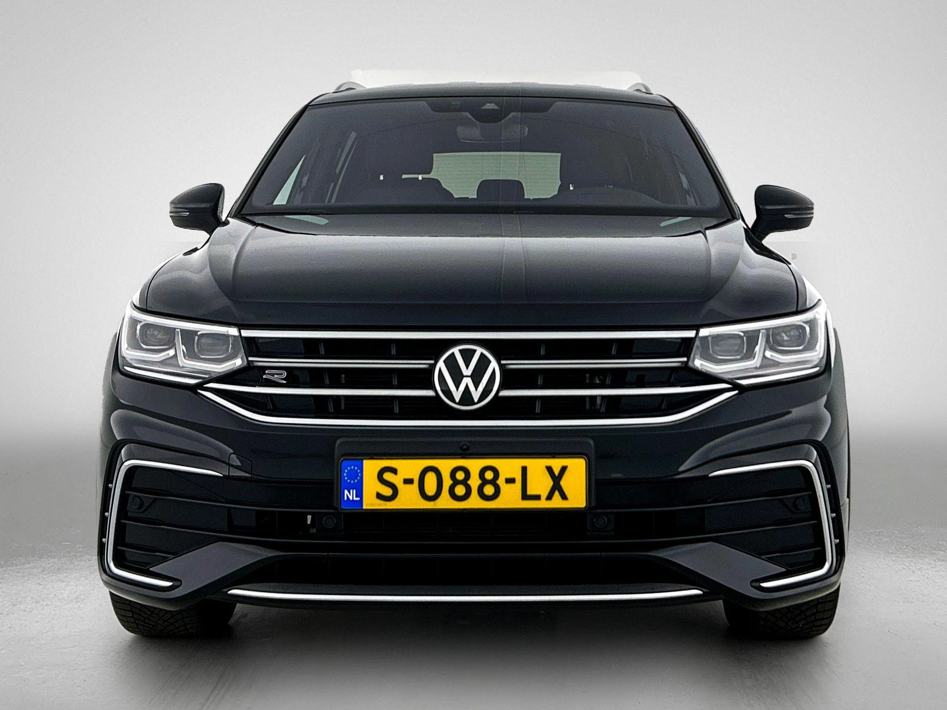 Volkswagen-Tiguan Allspace-image-4