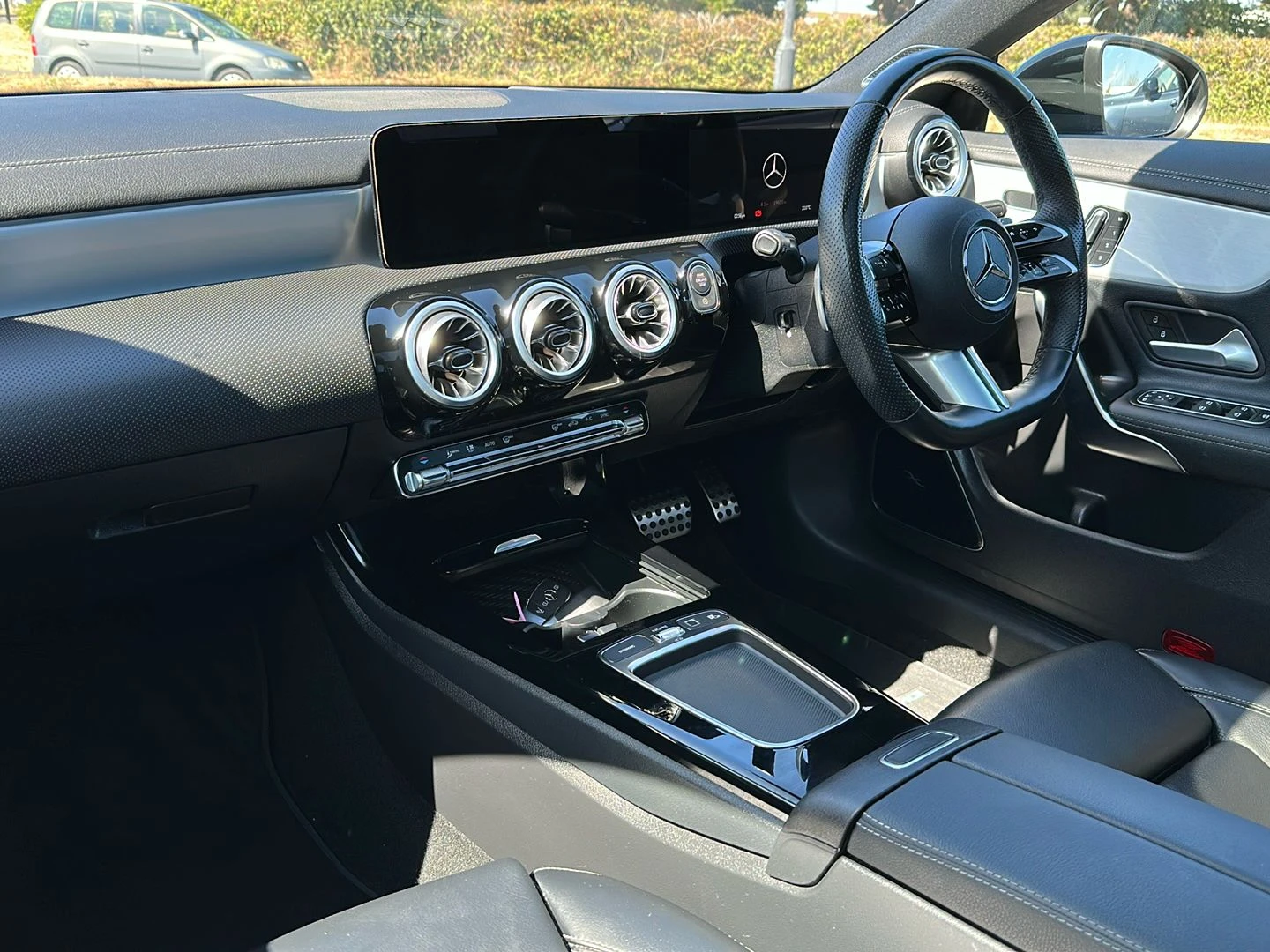 Mercedes-Benz-CLA-image-1