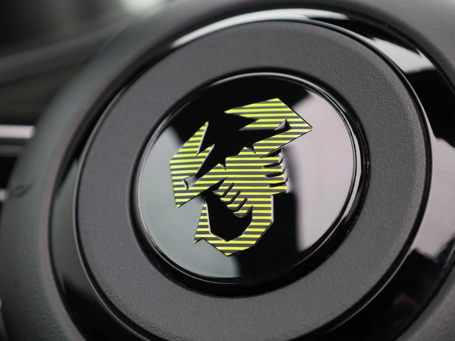 Abarth-500C-image-26