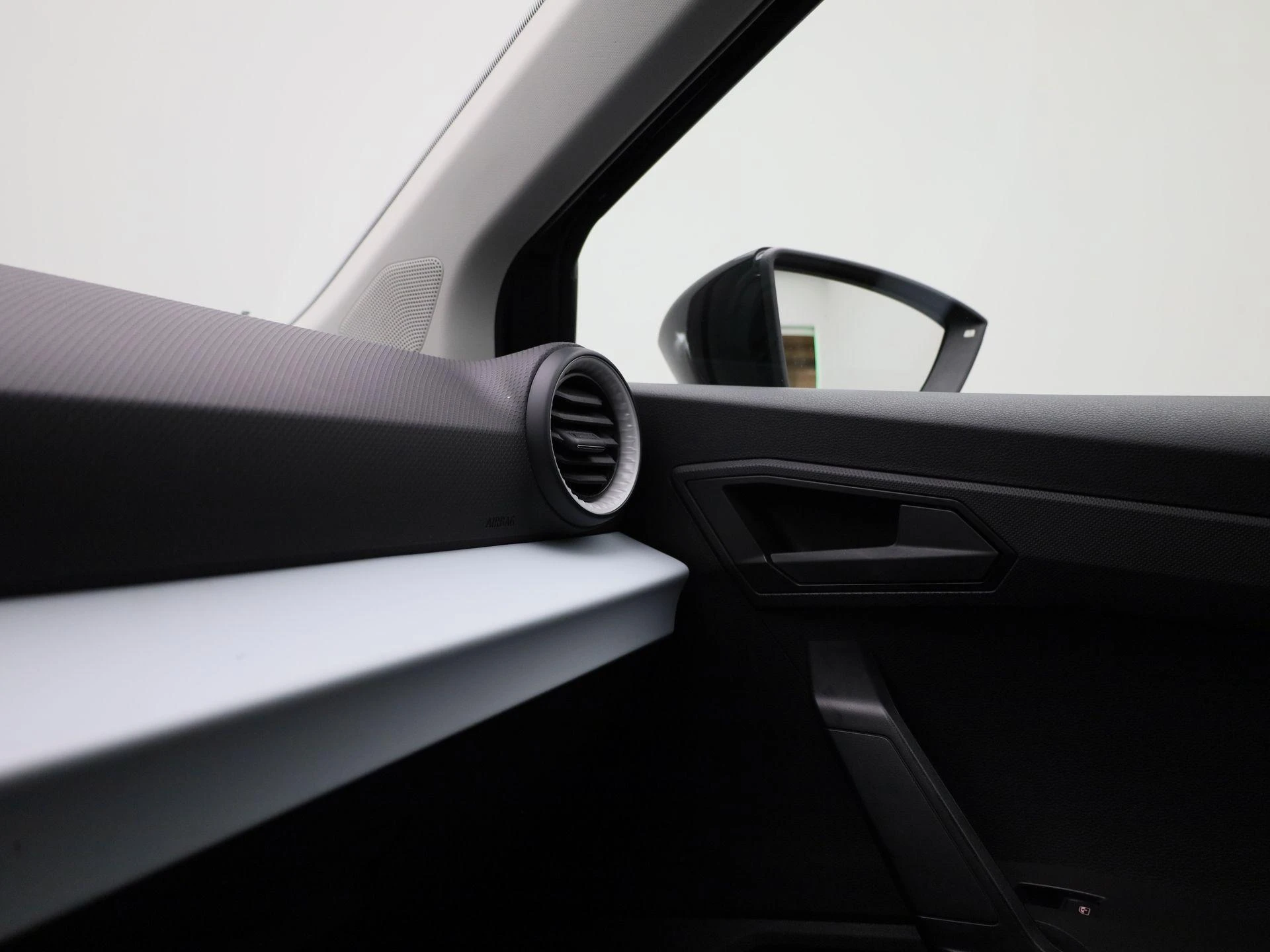 SEAT-Arona-image-26
