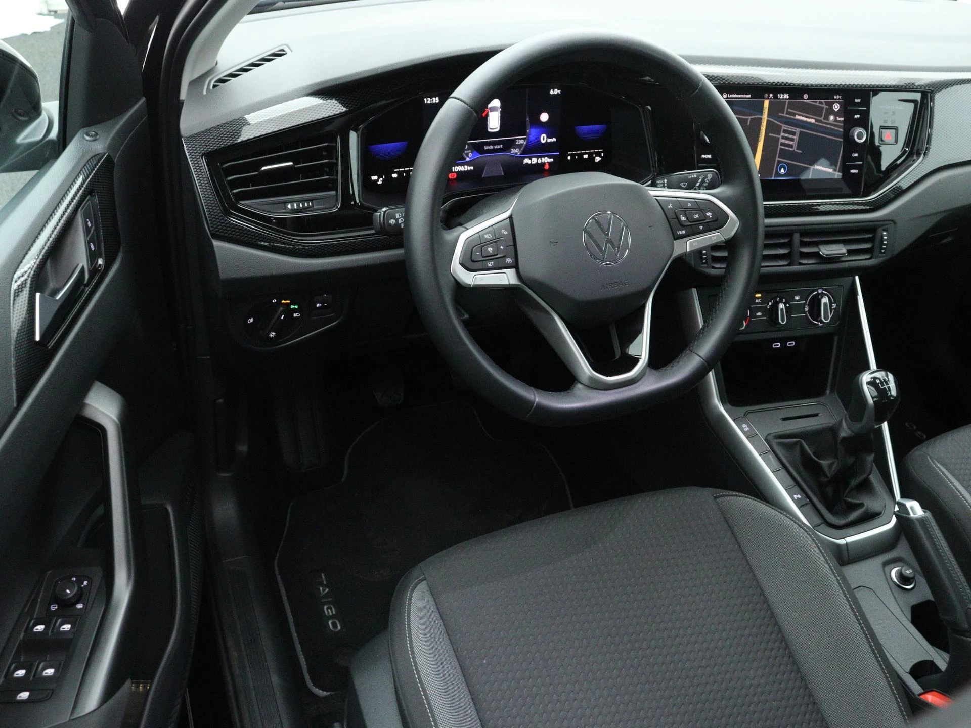 Volkswagen-Taigo-image-2