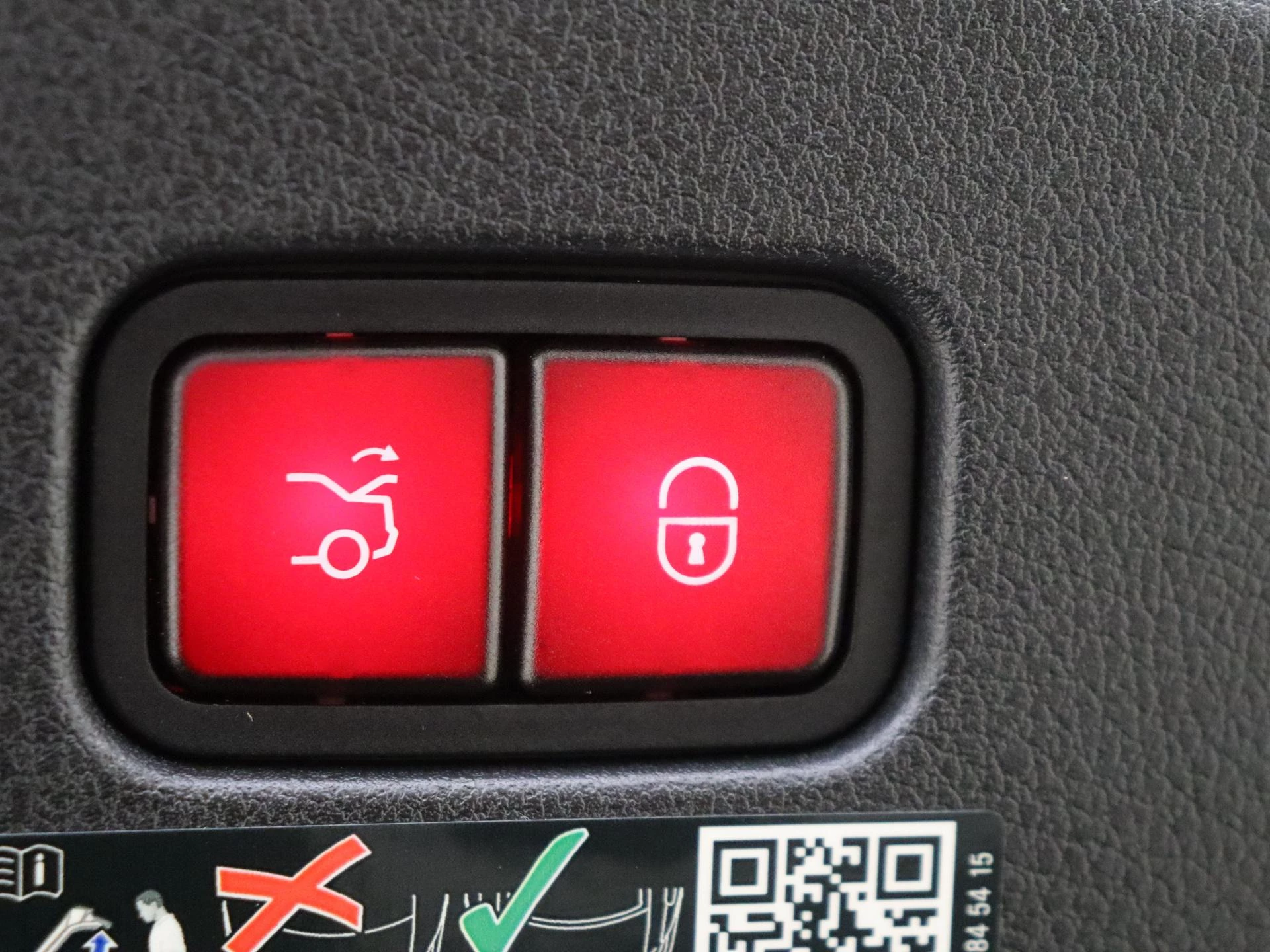 Mercedes-Benz-CLE-image-41