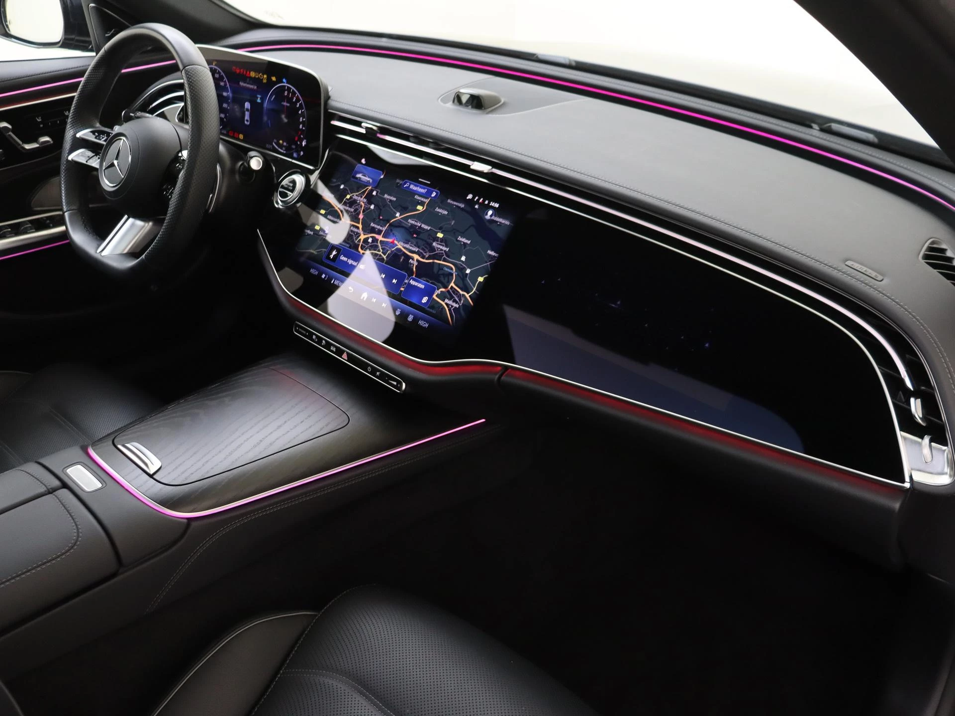 Mercedes-Benz-E-Klasse-image-10