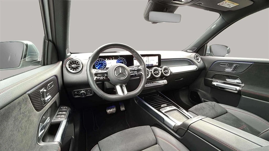 Mercedes-Benz-EQB-image-11